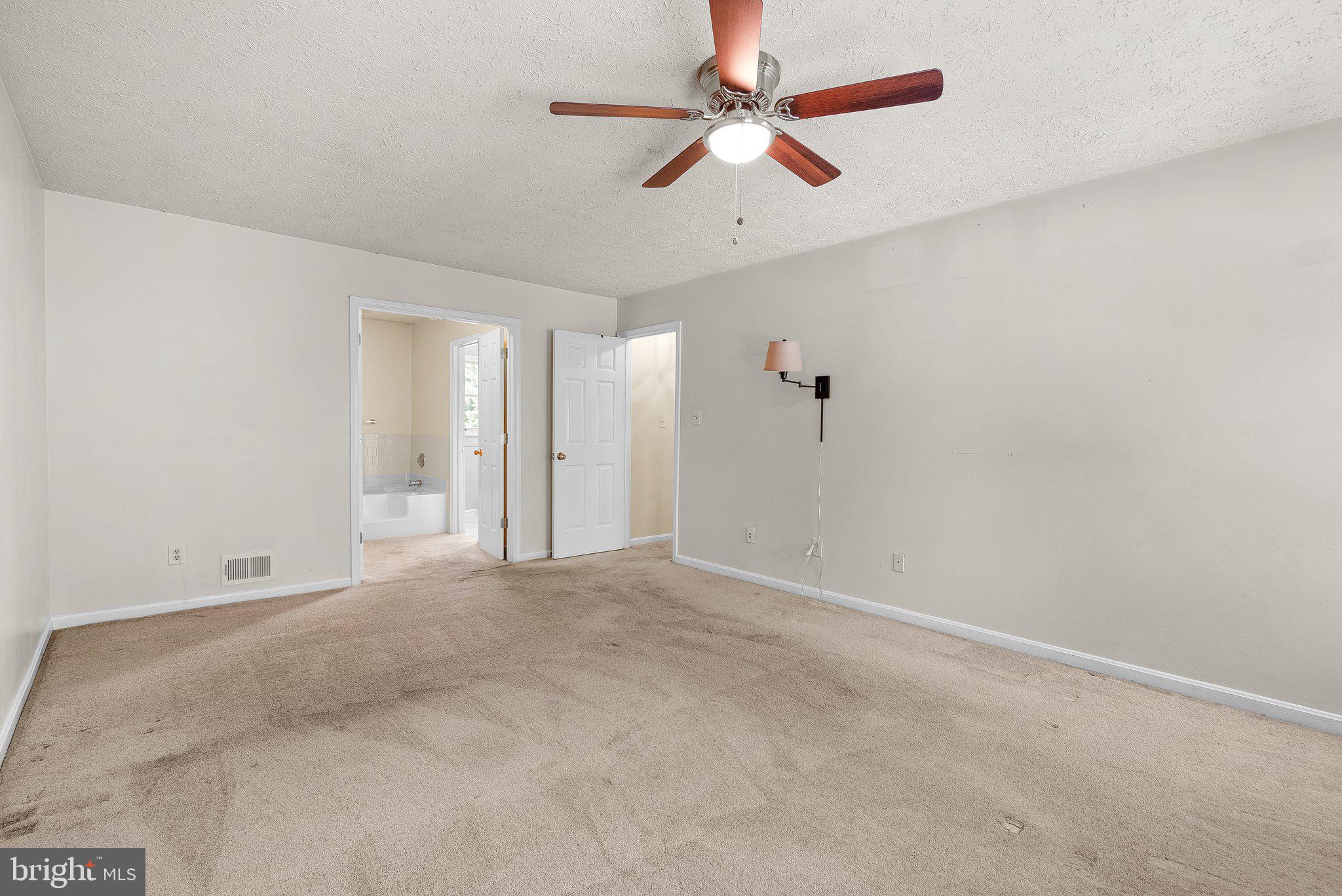 BAY COUNTRY - Residential