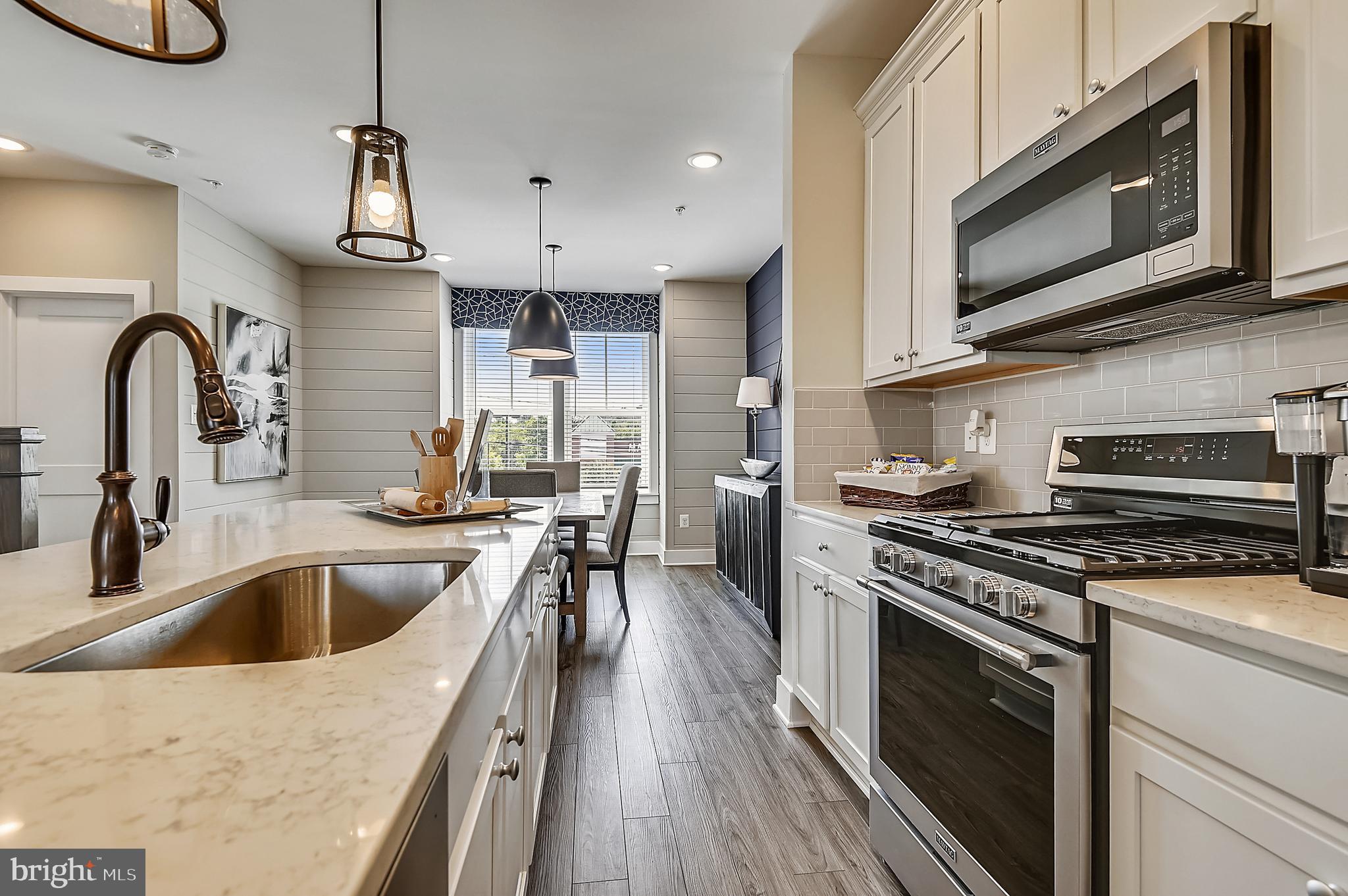 MANNING SQUARE TOWNS - Residential