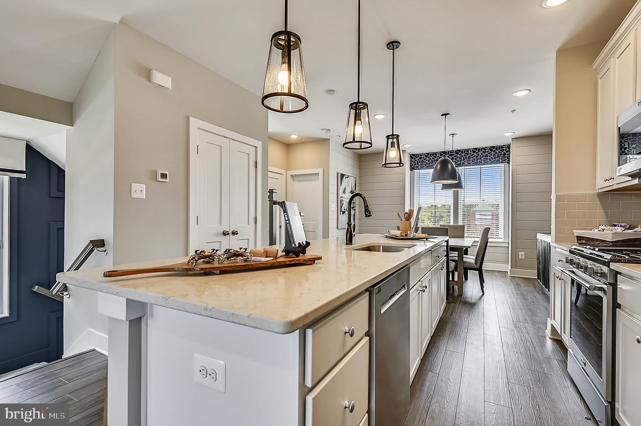 MANNING SQUARE TOWNS - Residential