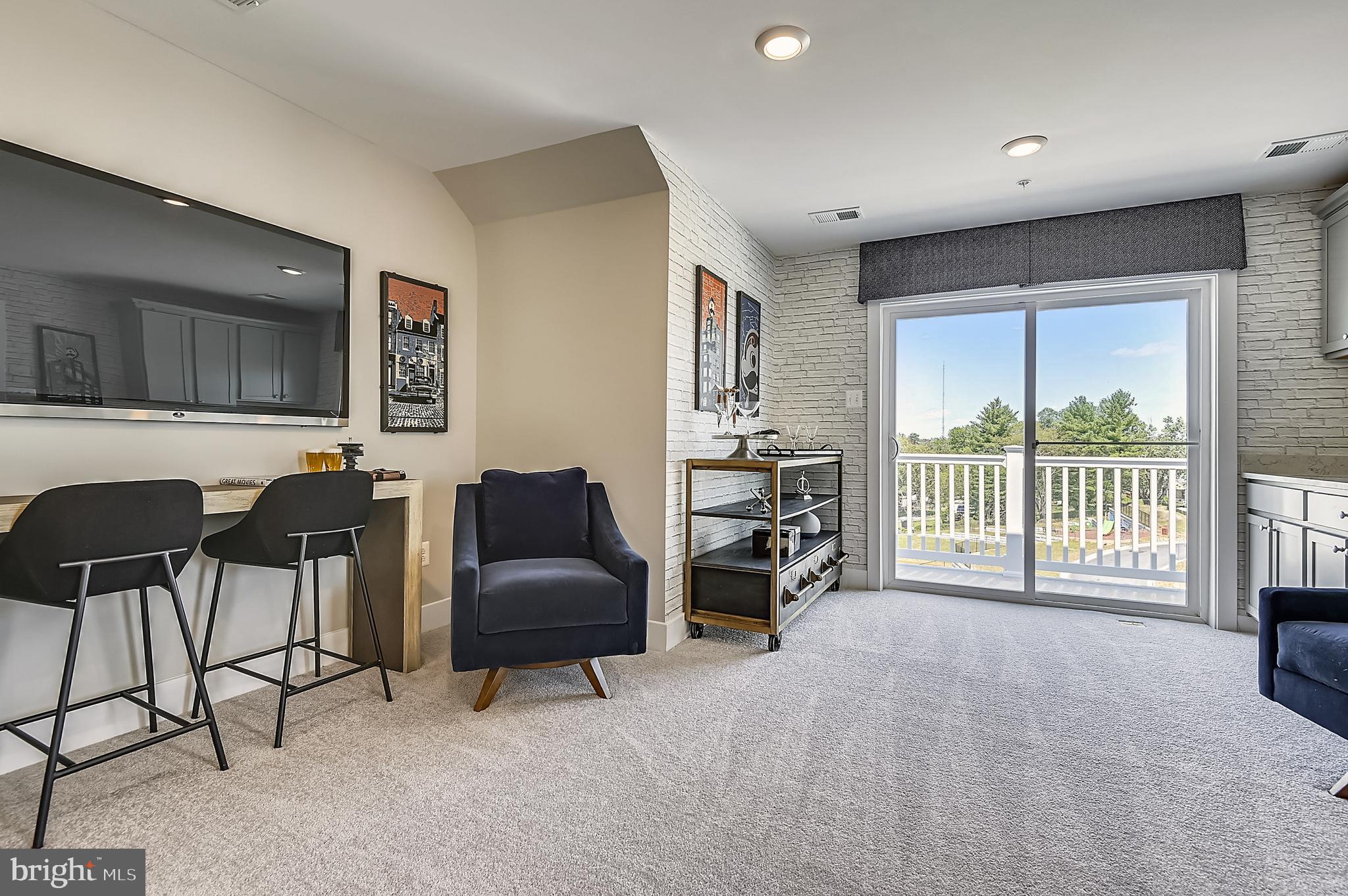 MANNING SQUARE TOWNS - Residential