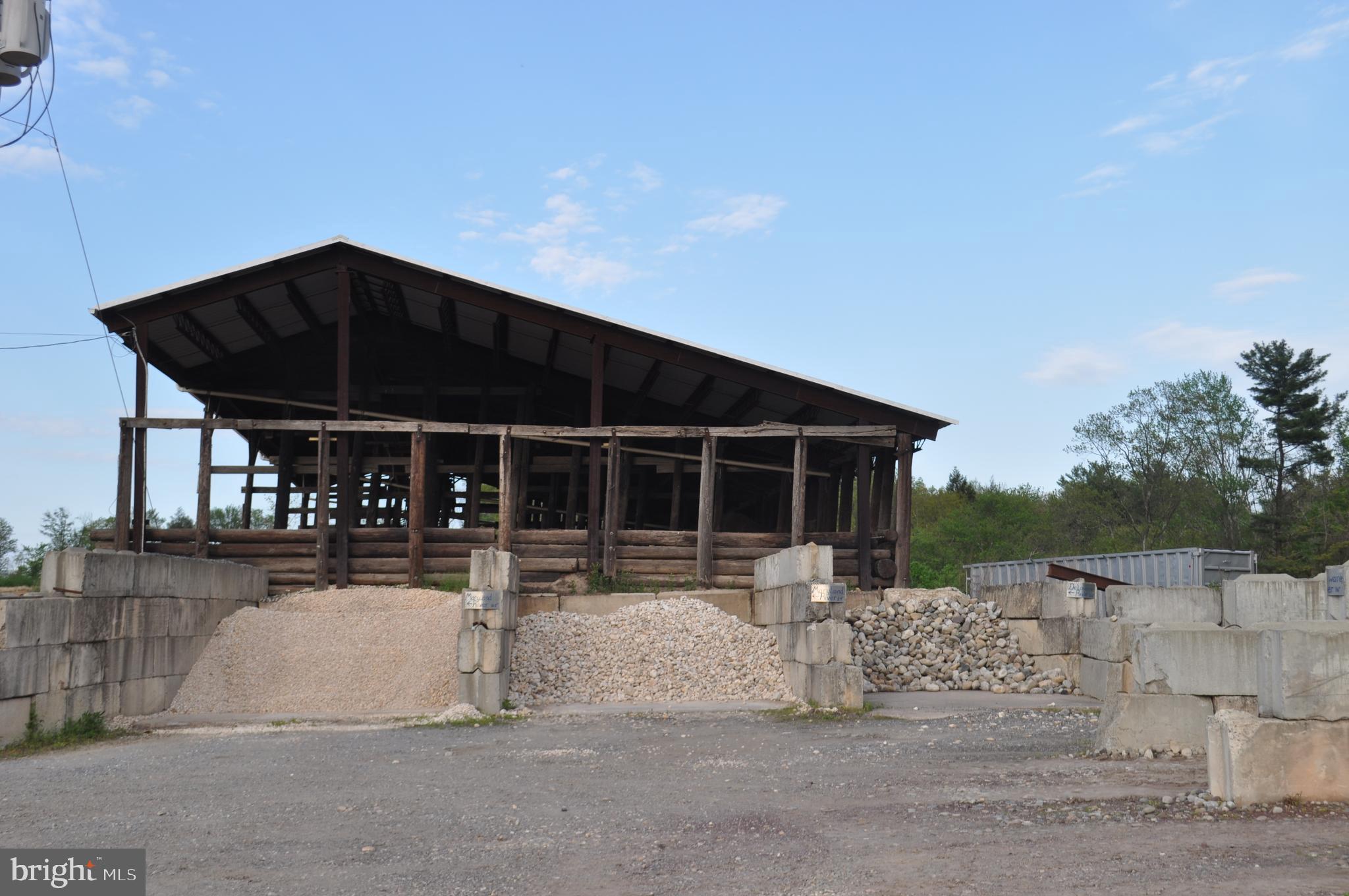 NEW PHILADELPHIA - Commercial Sale