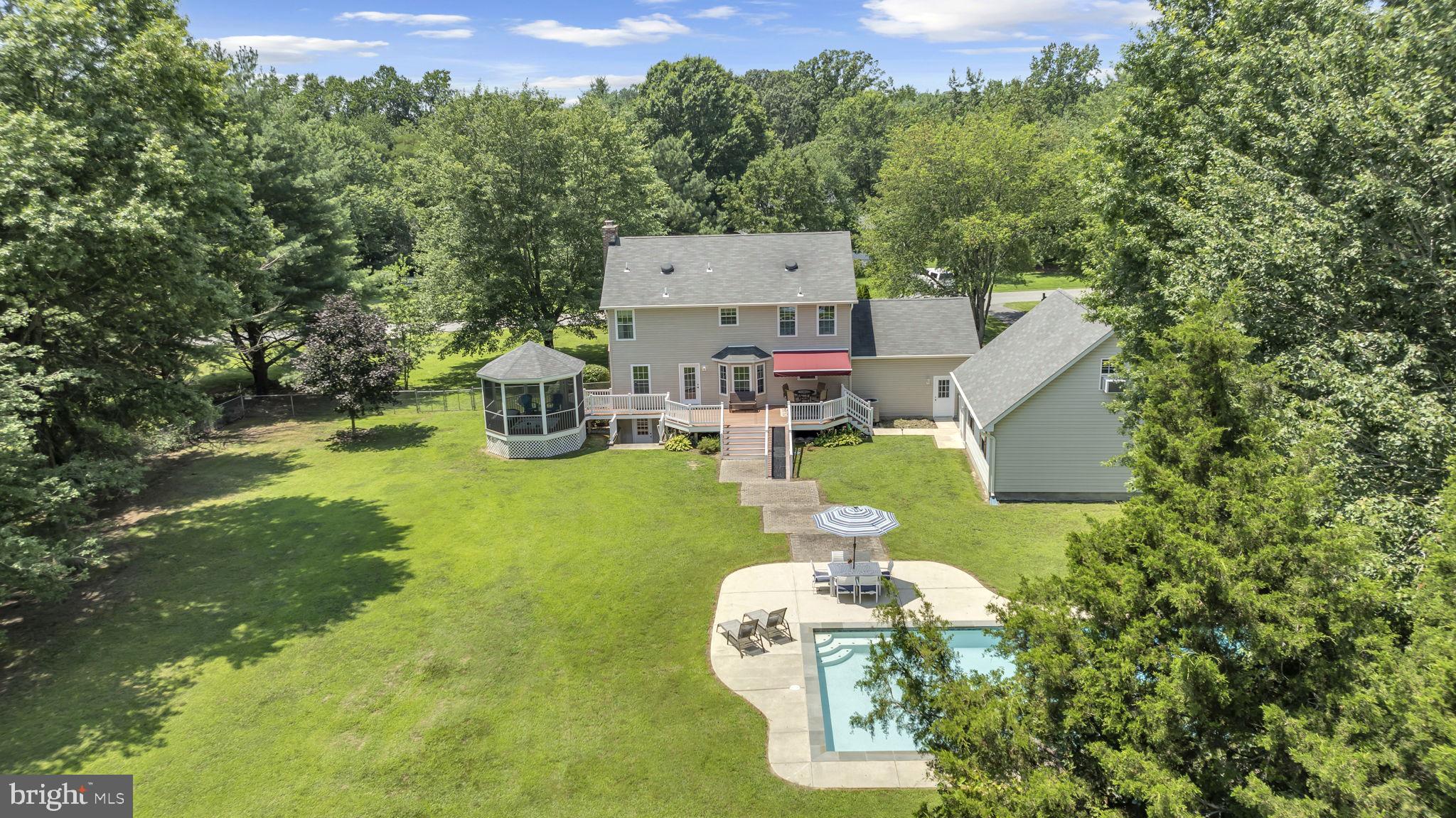 CEDAR BEACH - Residential