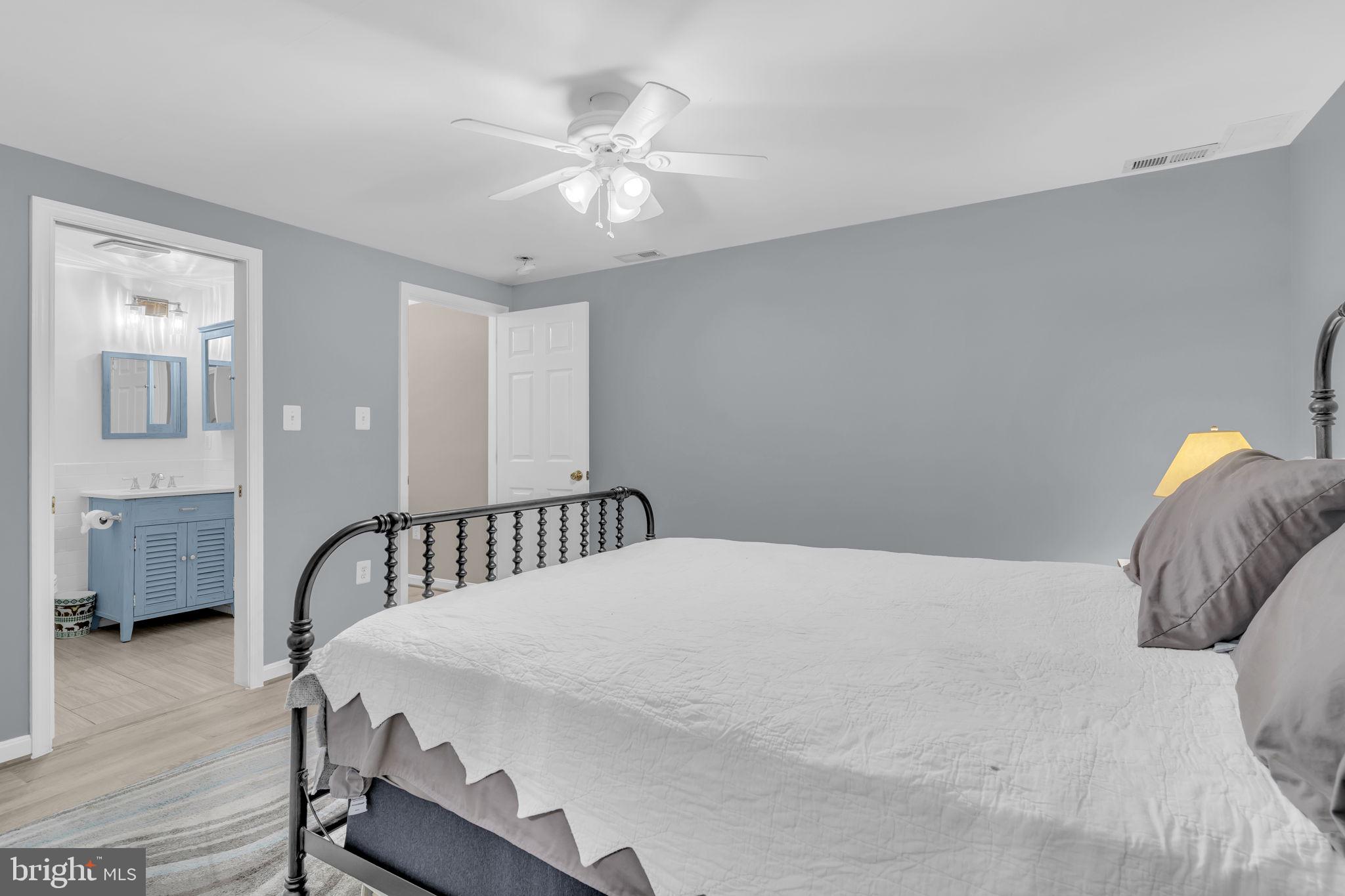 CEDAR BEACH - Residential