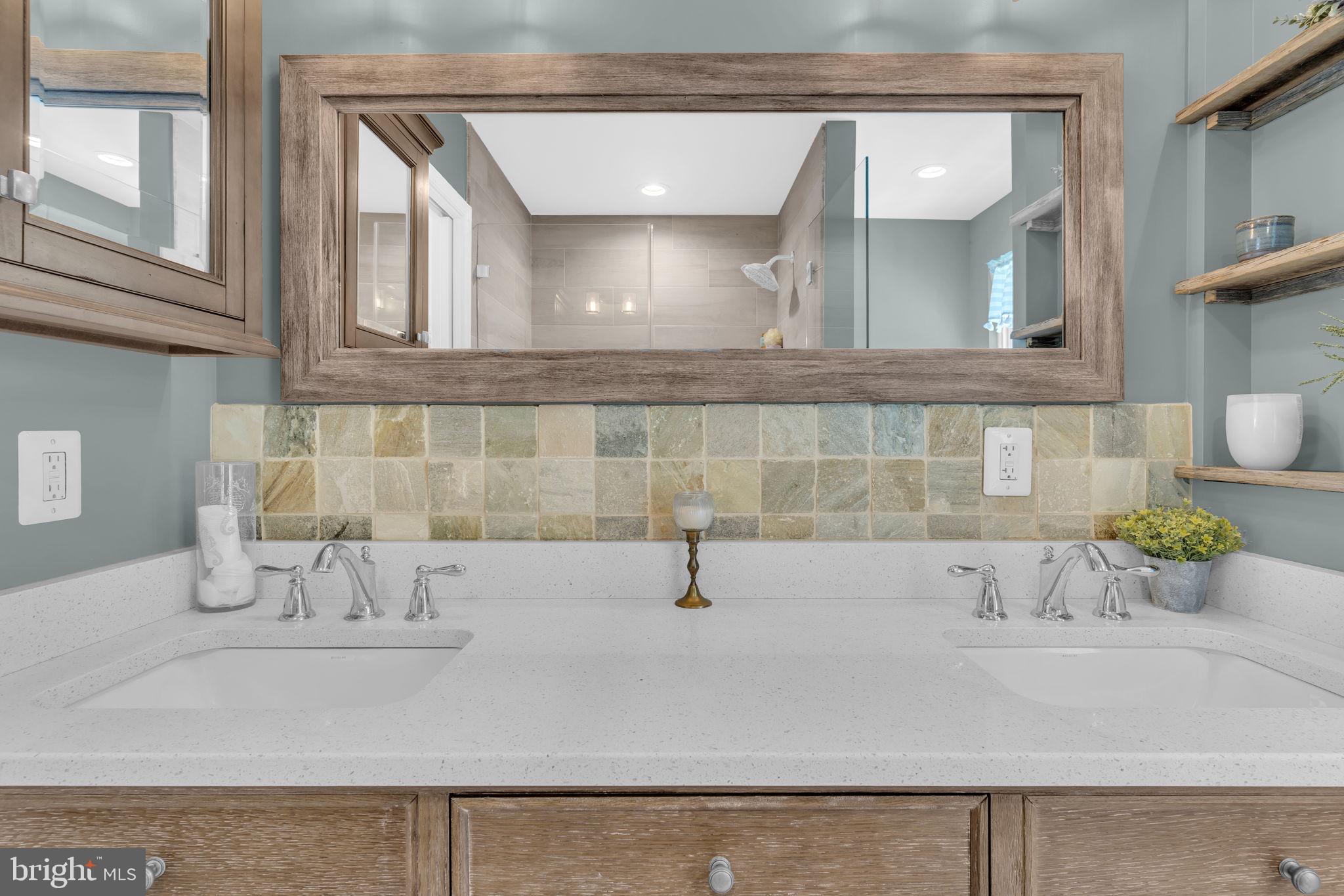 CEDAR BEACH - Residential