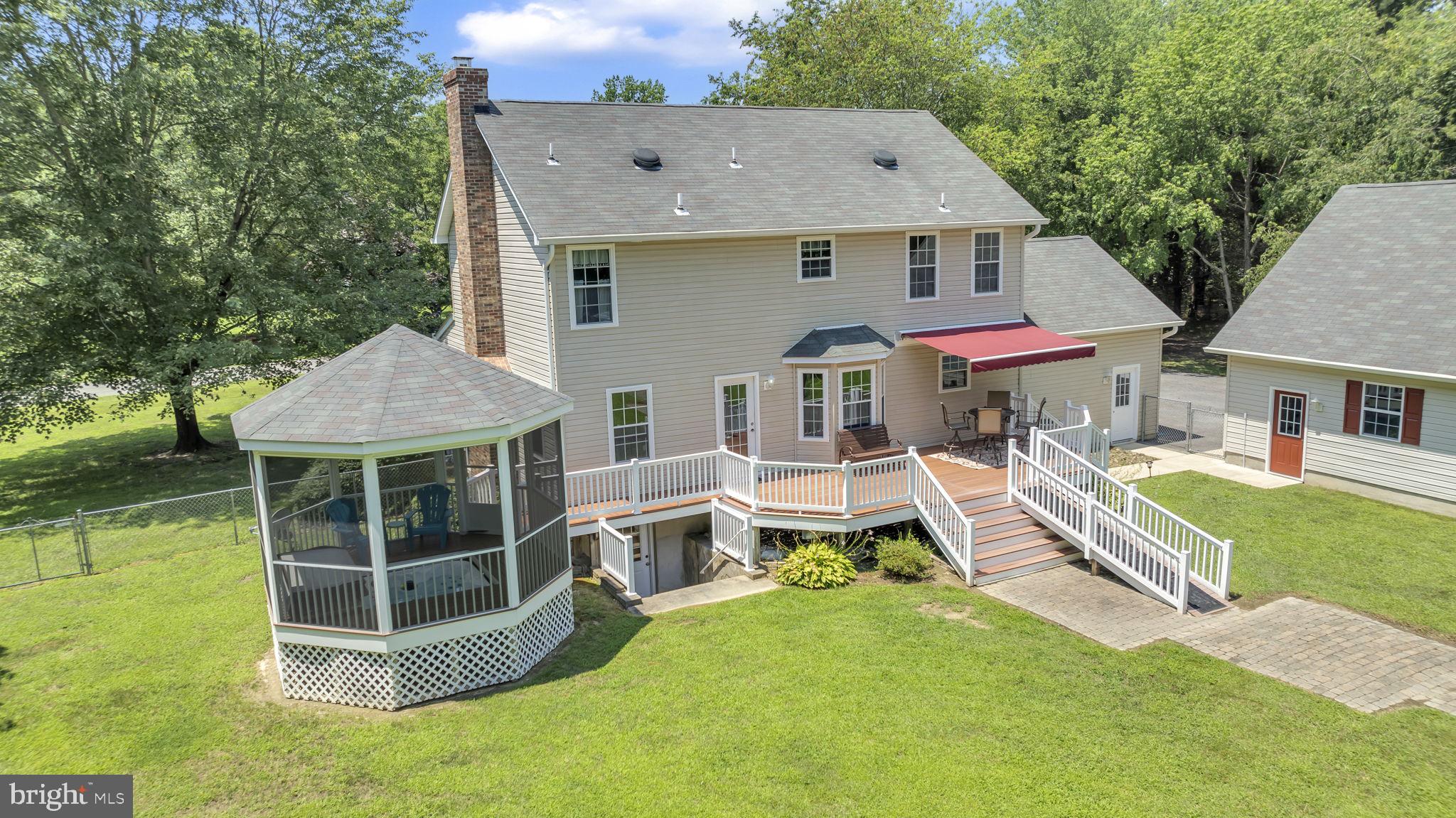 CEDAR BEACH - Residential