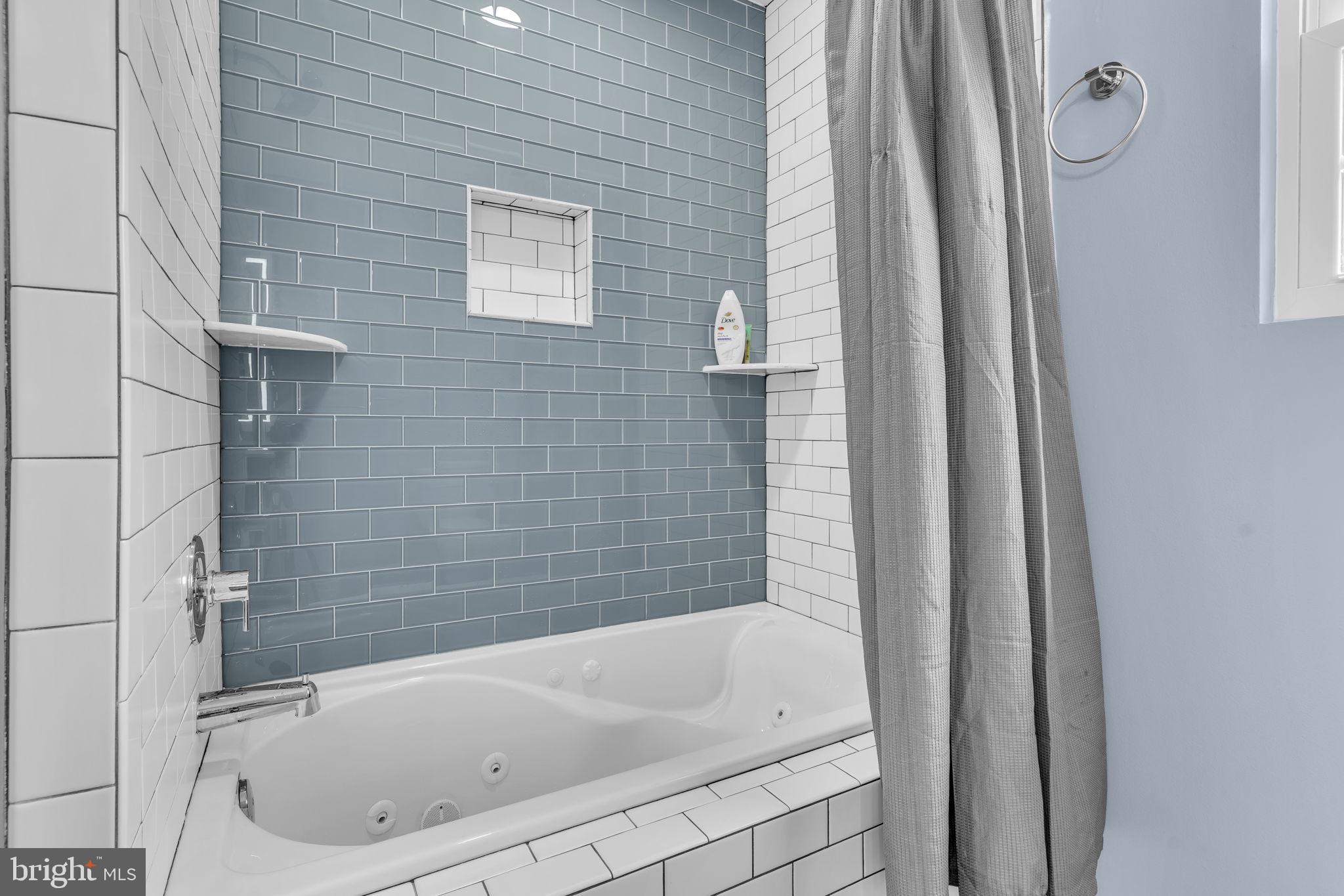 CEDAR BEACH - Residential