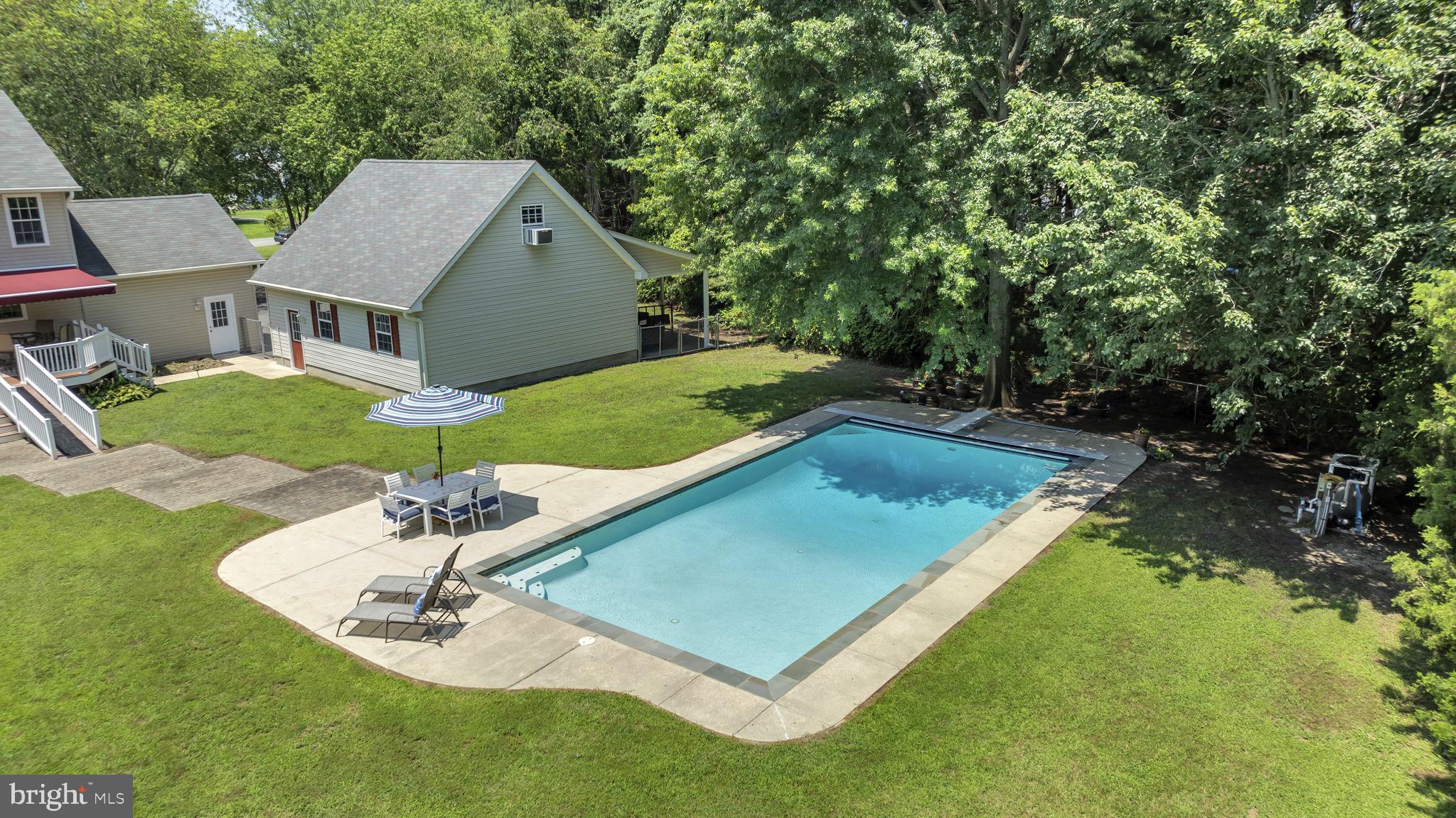 CEDAR BEACH - Residential