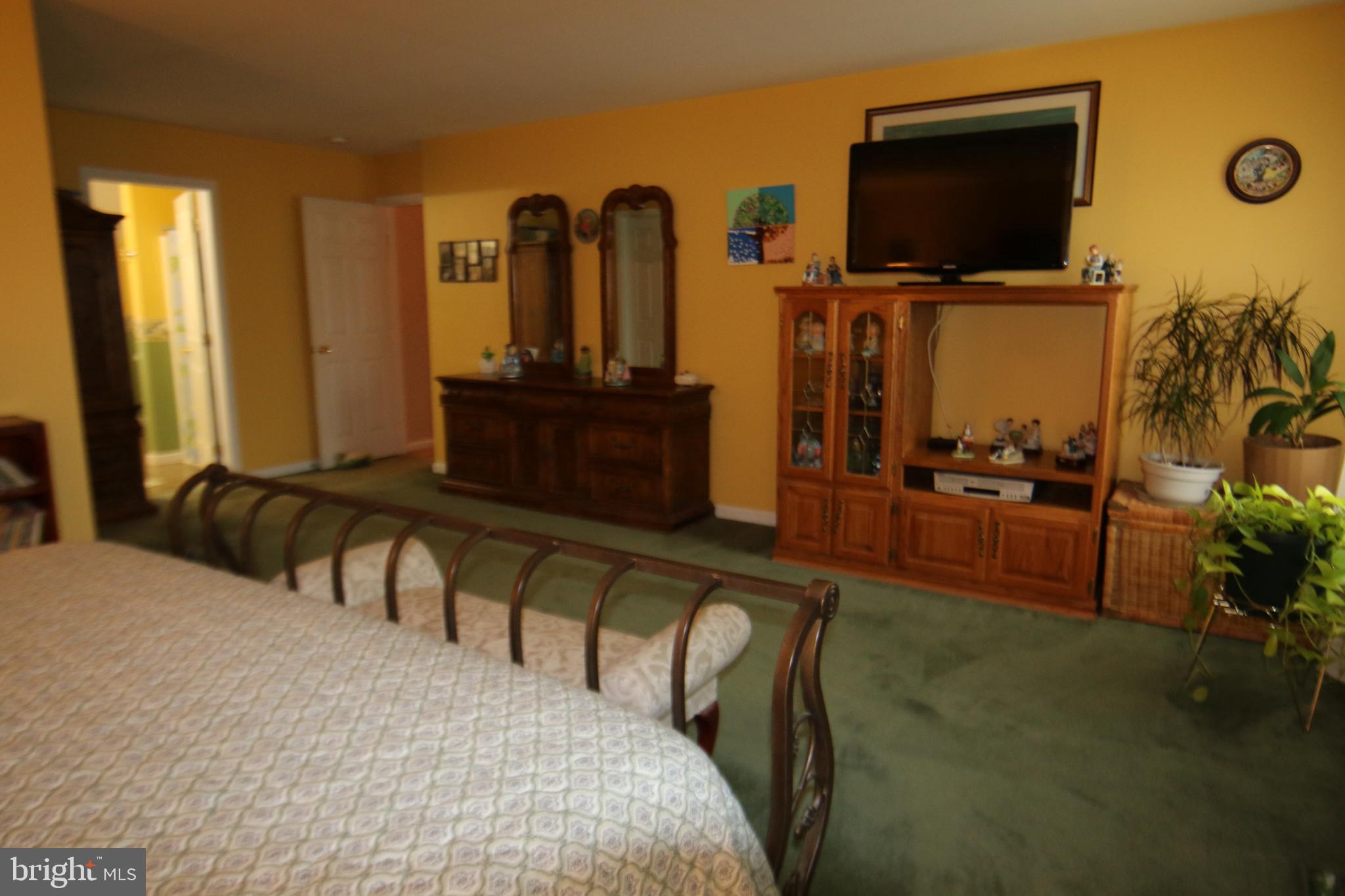 SOUTH LONDONDERRY - Residential