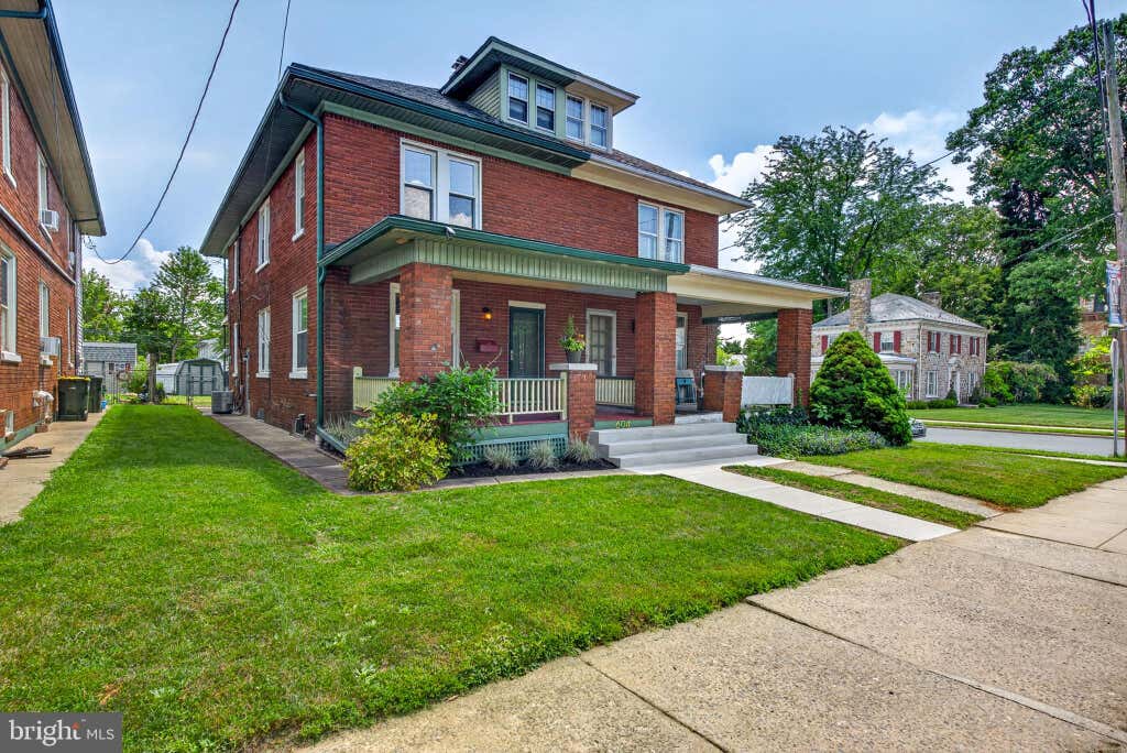 Photo of 604 Chestnut Street, COLUMBIA, PA 17512 (MLS # PALA2093002)