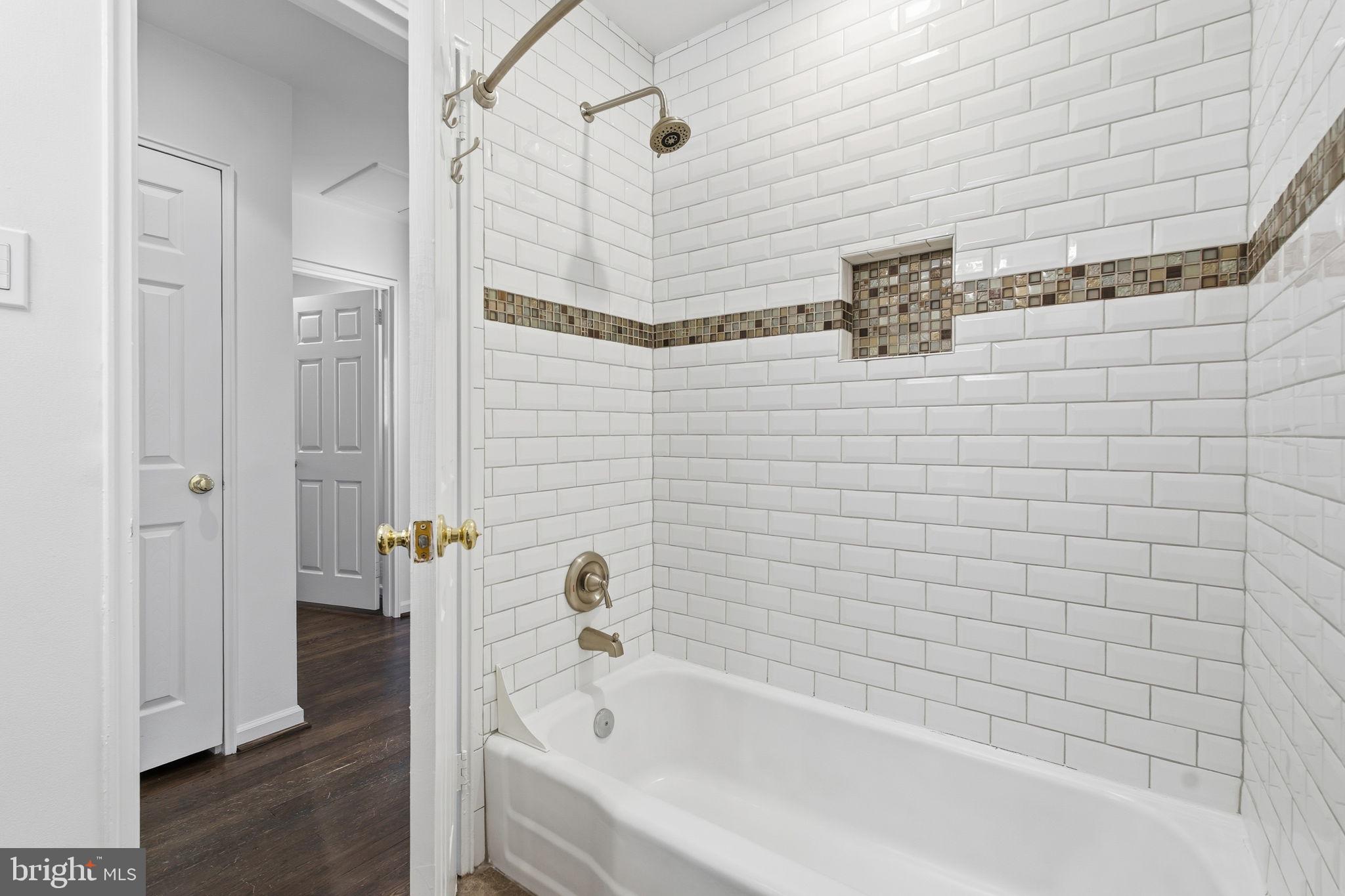 NEWPORT HILLS - Residential