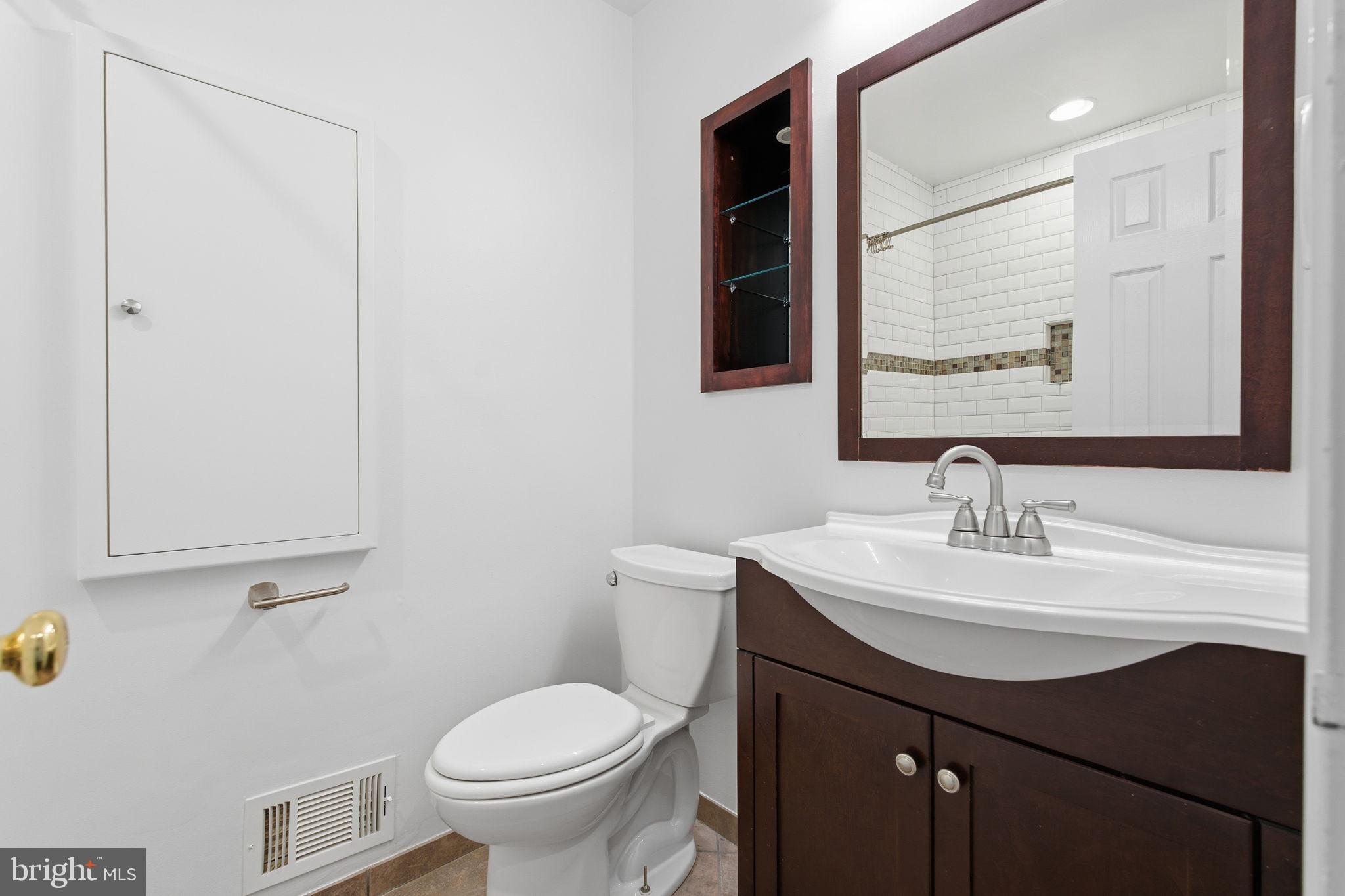 NEWPORT HILLS - Residential