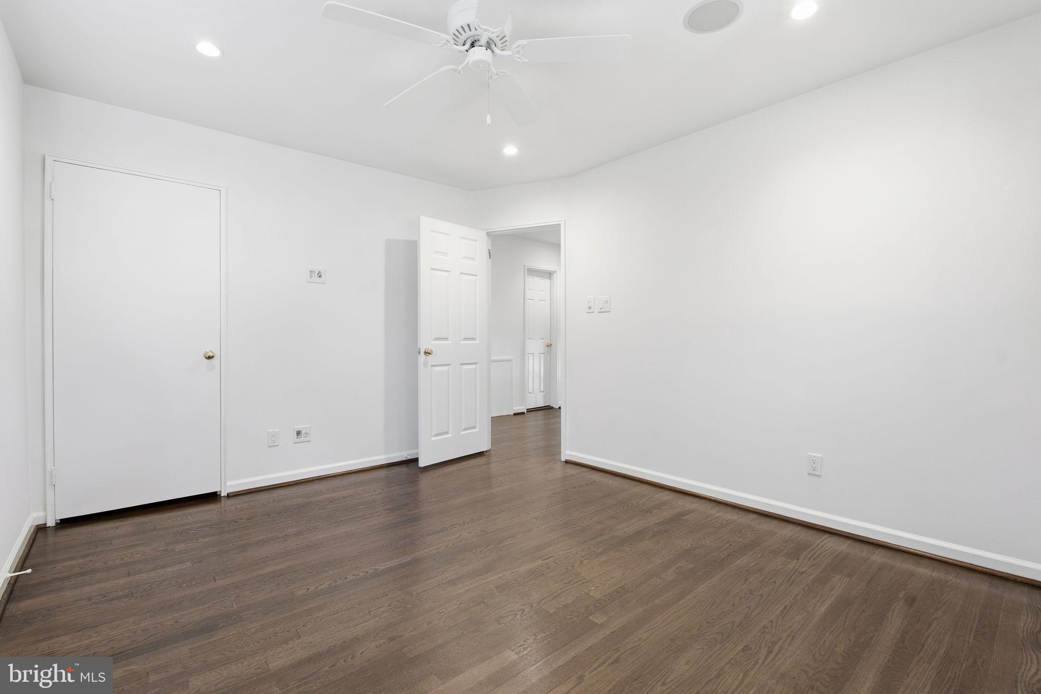 NEWPORT HILLS - Residential