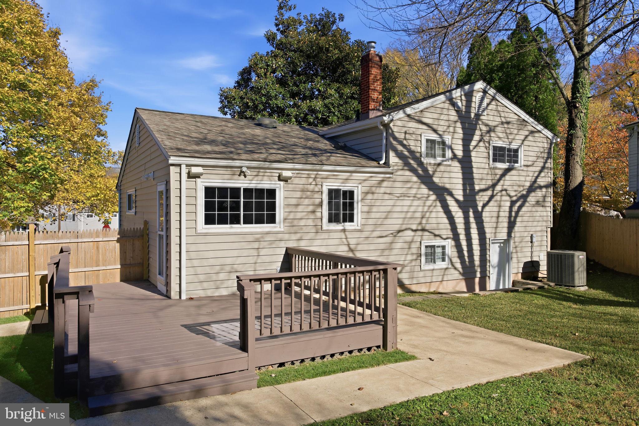 NEWPORT HILLS - Residential