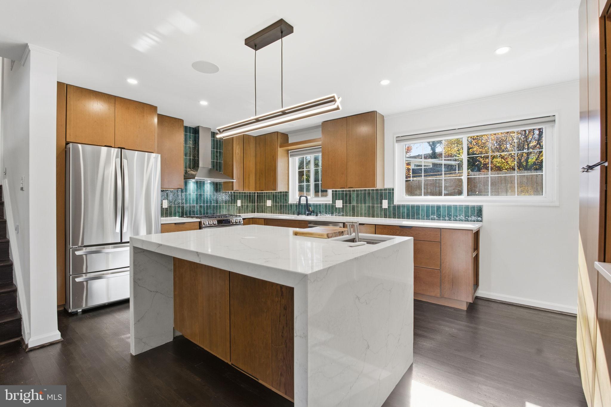 NEWPORT HILLS - Residential