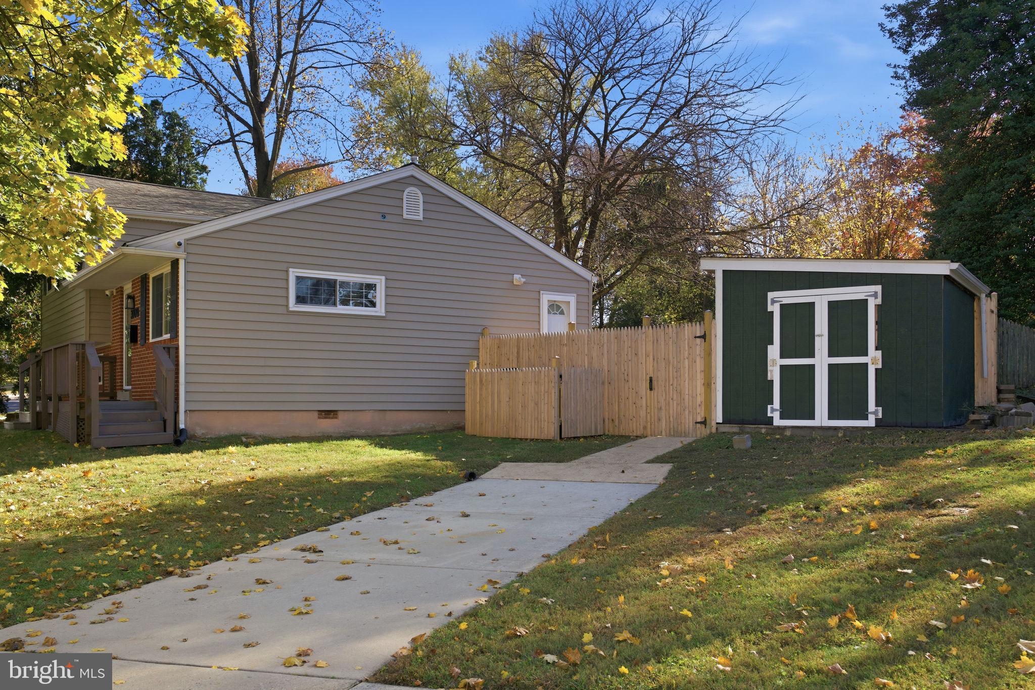 NEWPORT HILLS - Residential