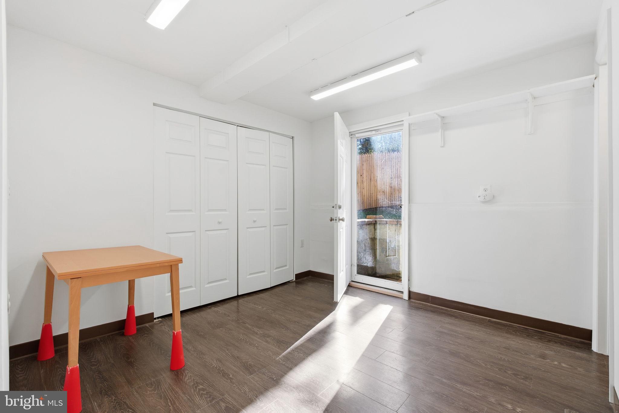 NEWPORT HILLS - Residential