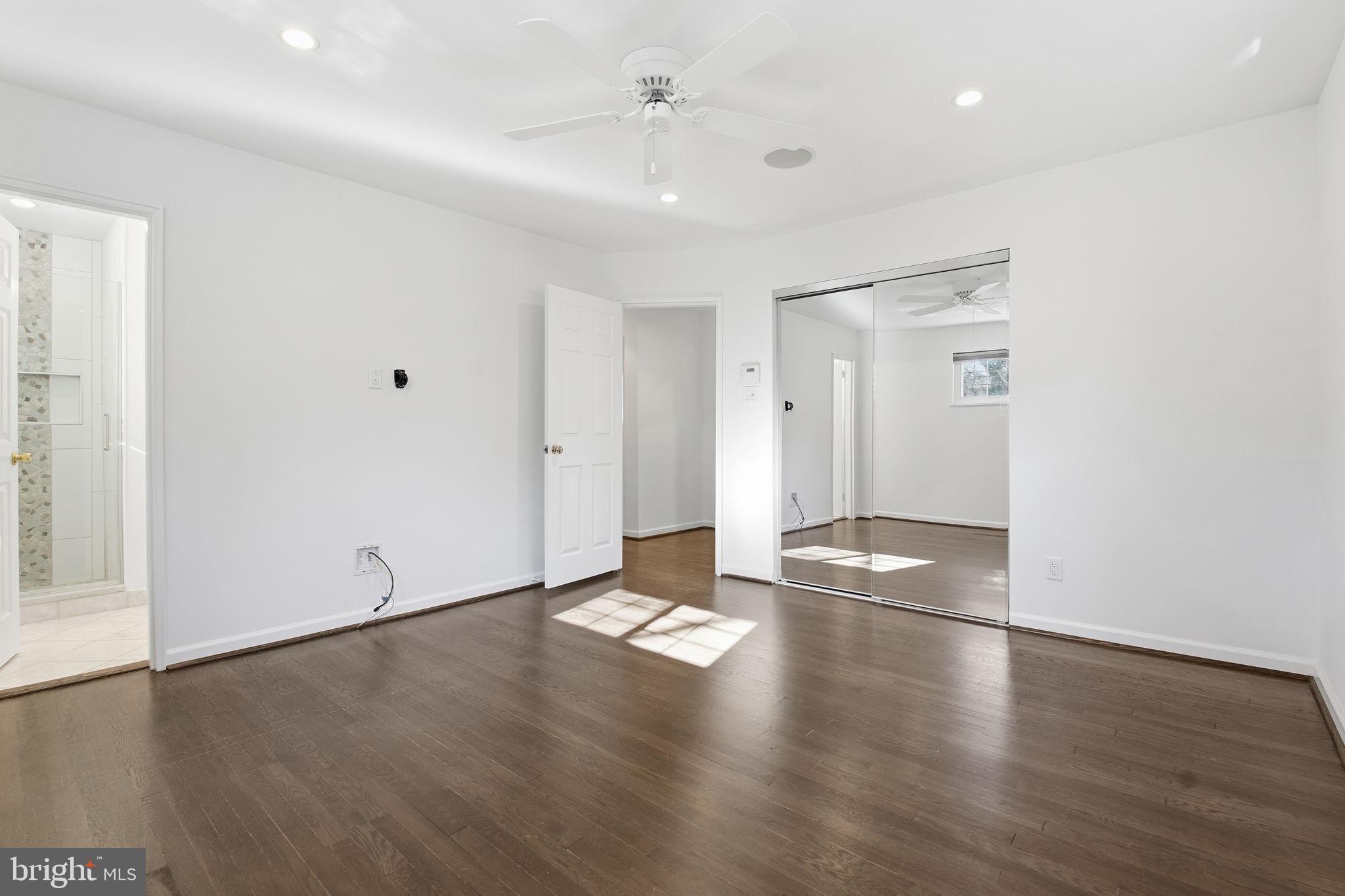 NEWPORT HILLS - Residential