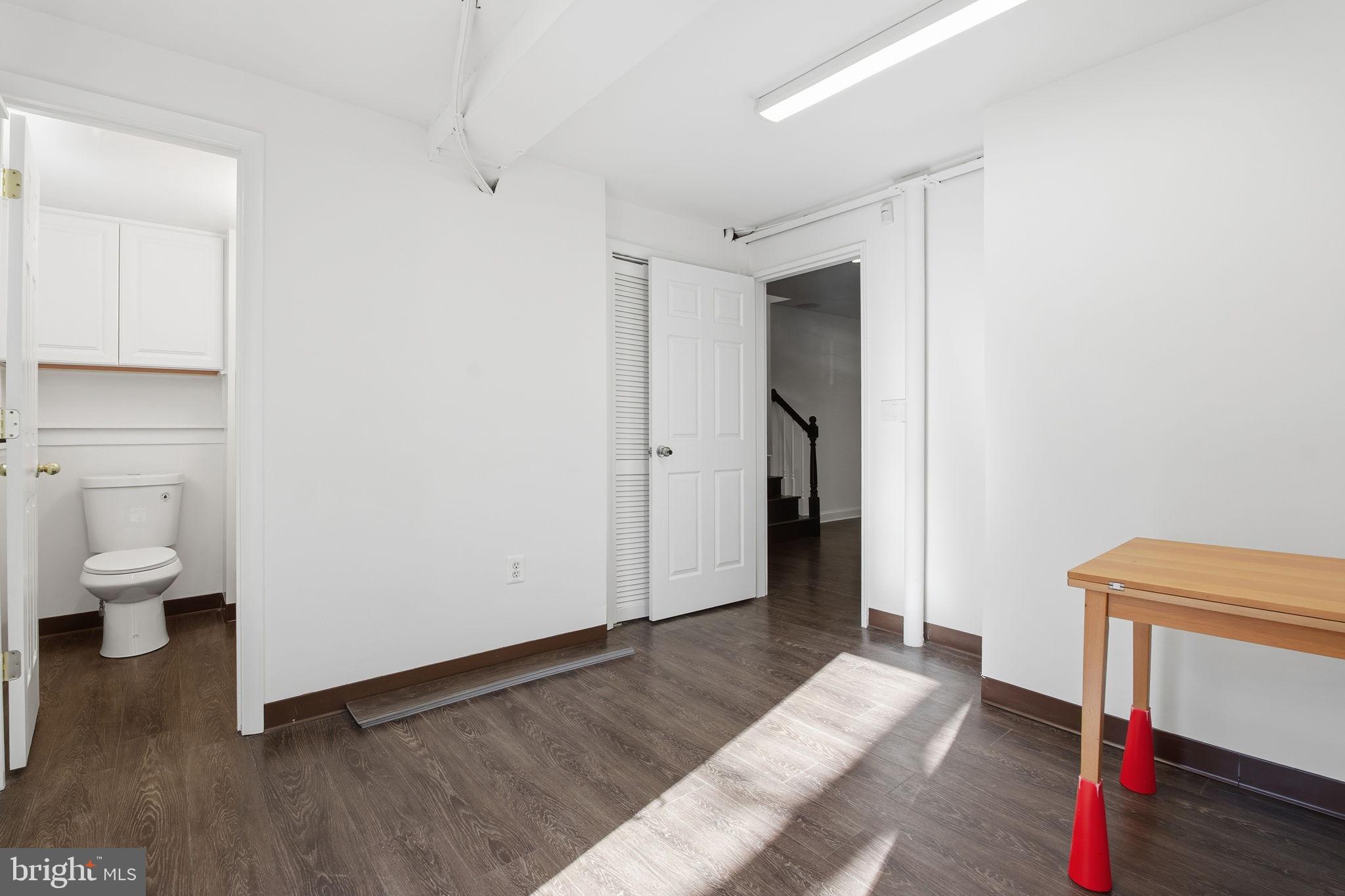 NEWPORT HILLS - Residential