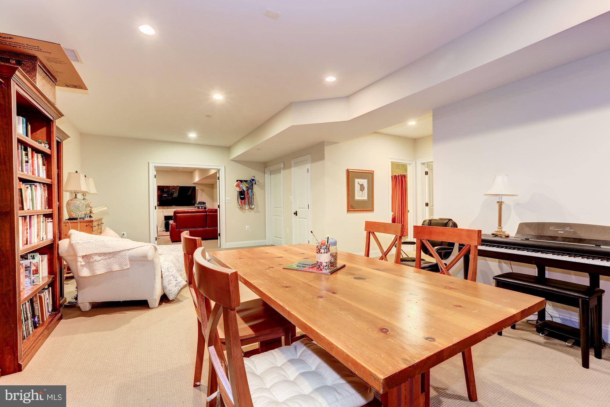 GLENBROOK VILLAGE - Residential