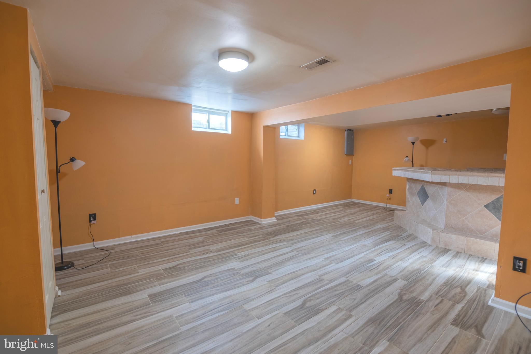 KENDALE HEIGHTS - Residential