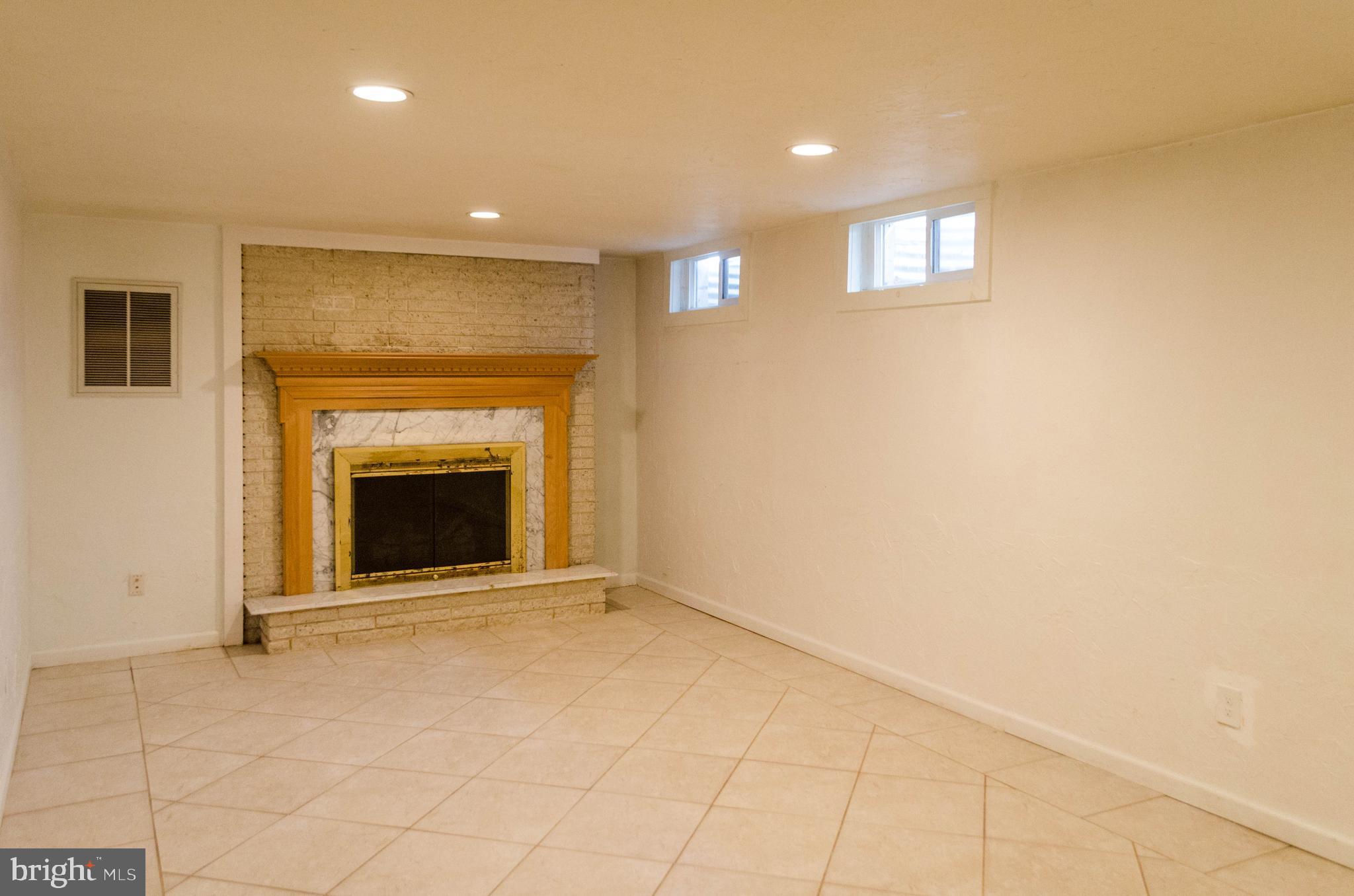 KENDALE HEIGHTS - Residential