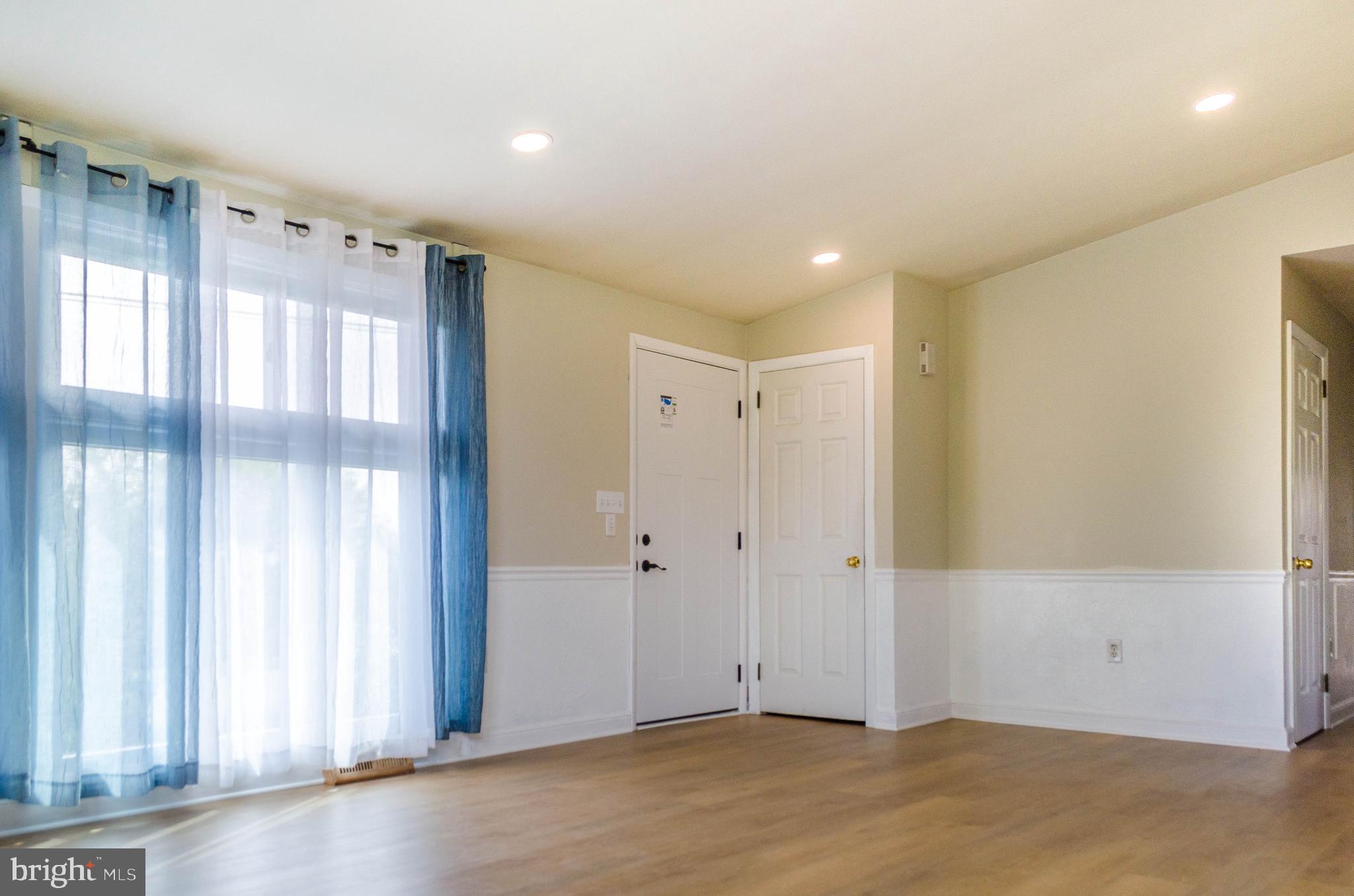 KENDALE HEIGHTS - Residential