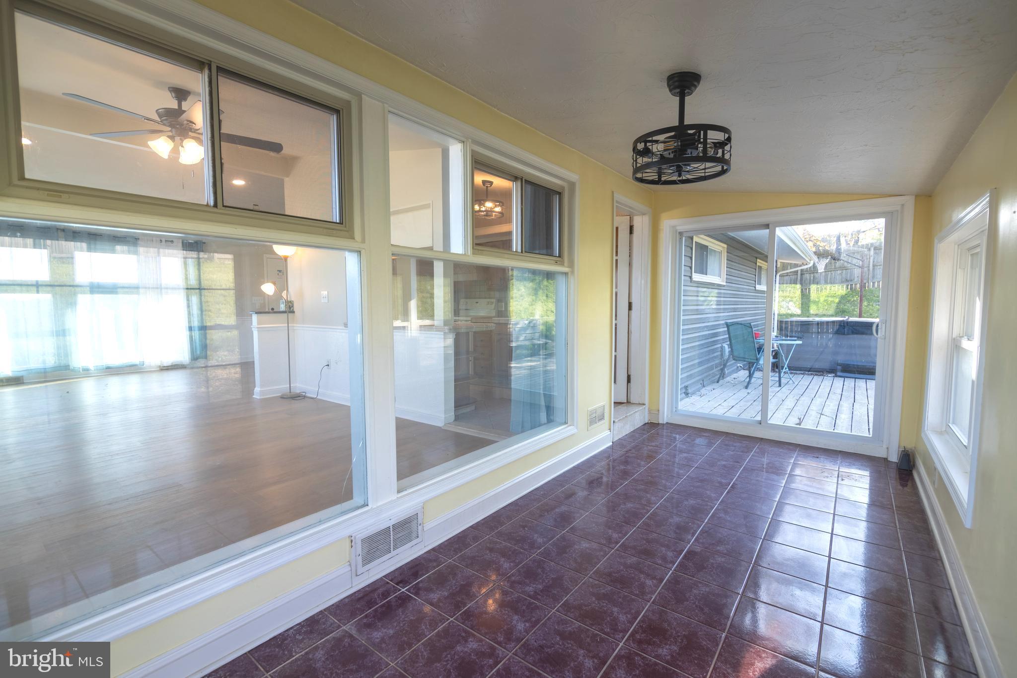 KENDALE HEIGHTS - Residential