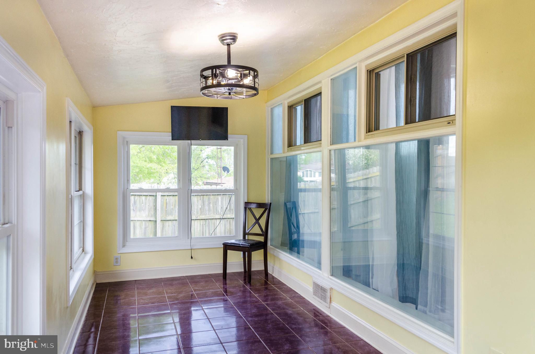 KENDALE HEIGHTS - Residential