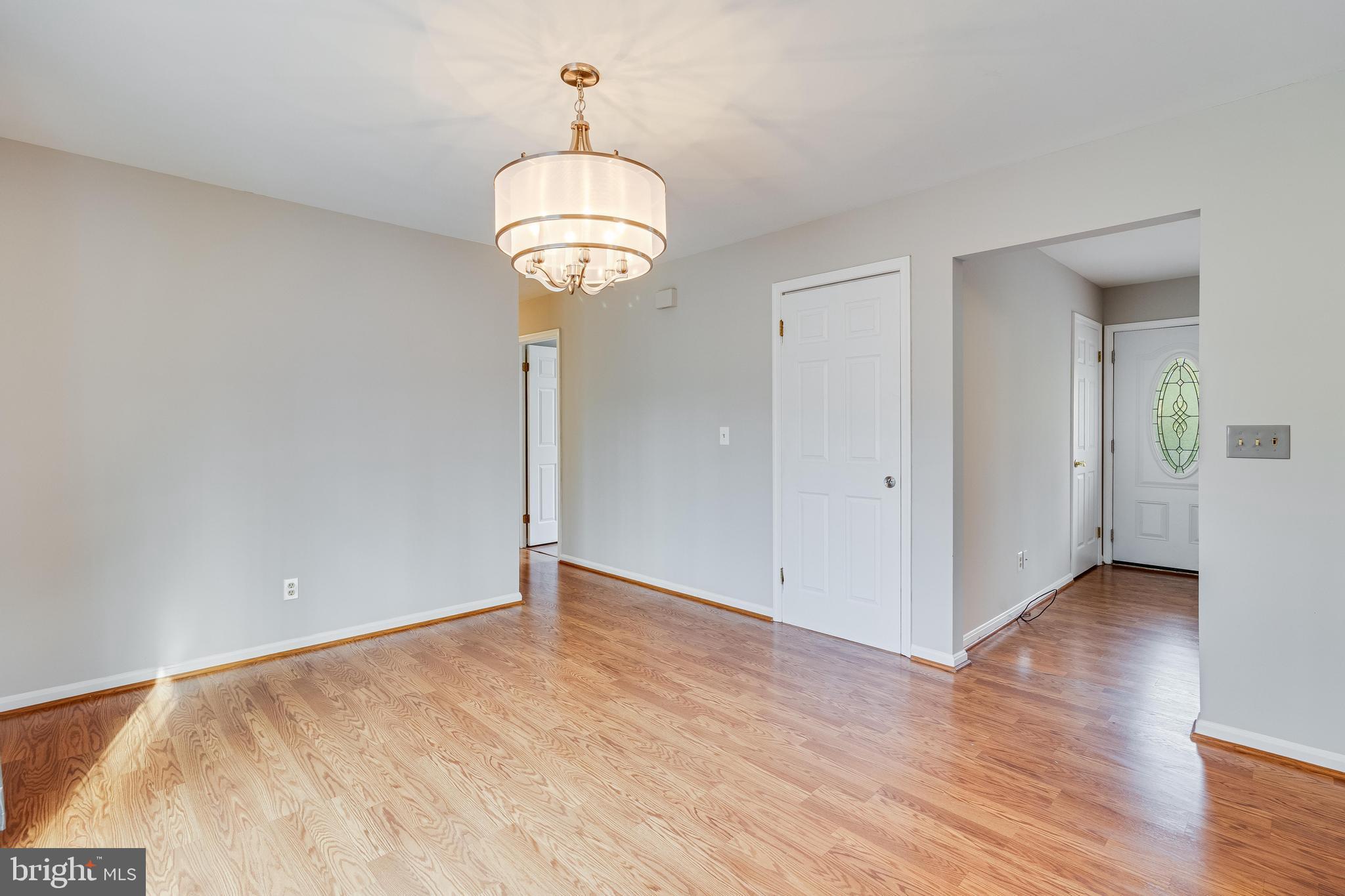 COUNTRY LAKES - Residential