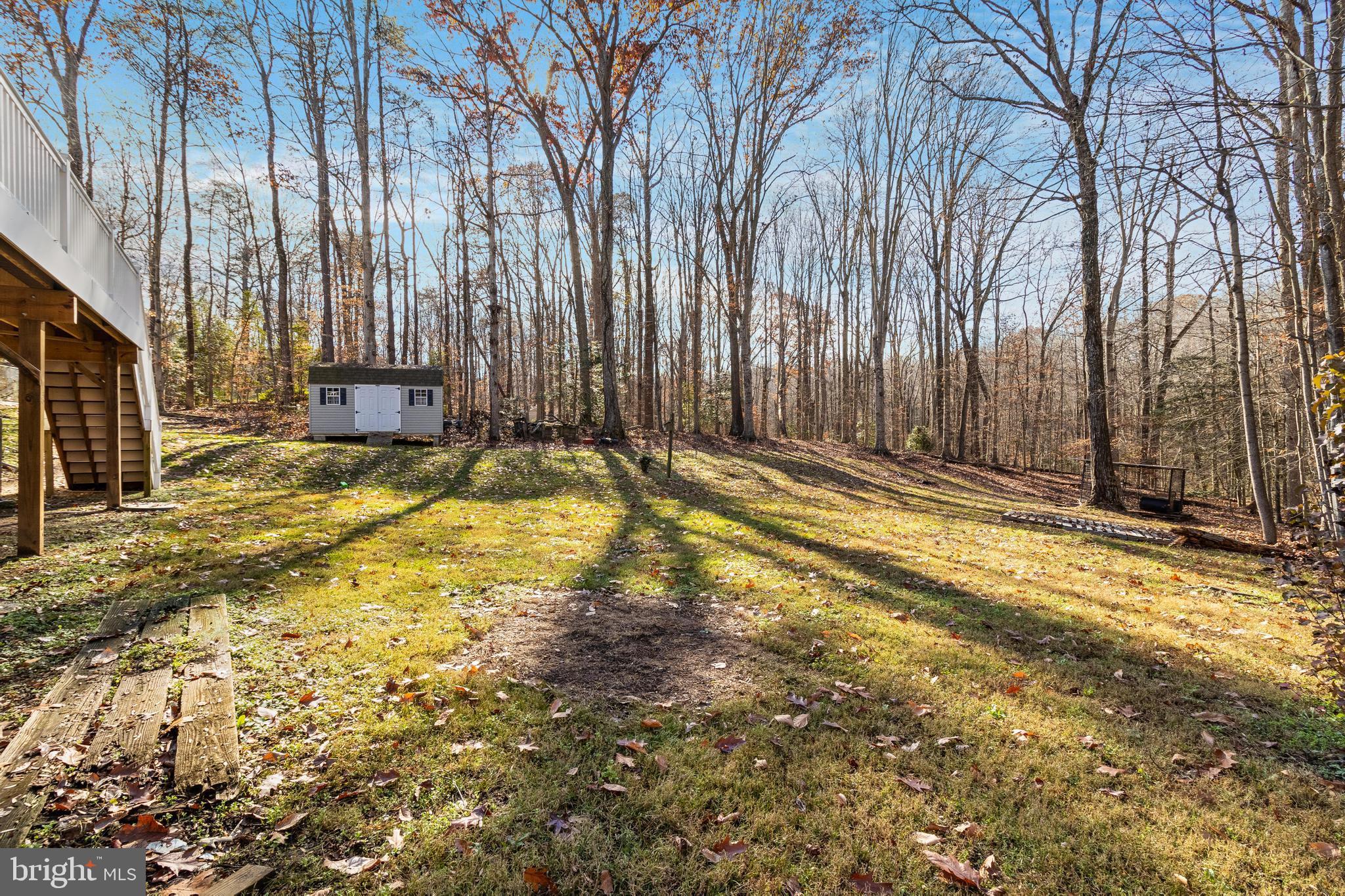 COUNTRY LAKES - Residential