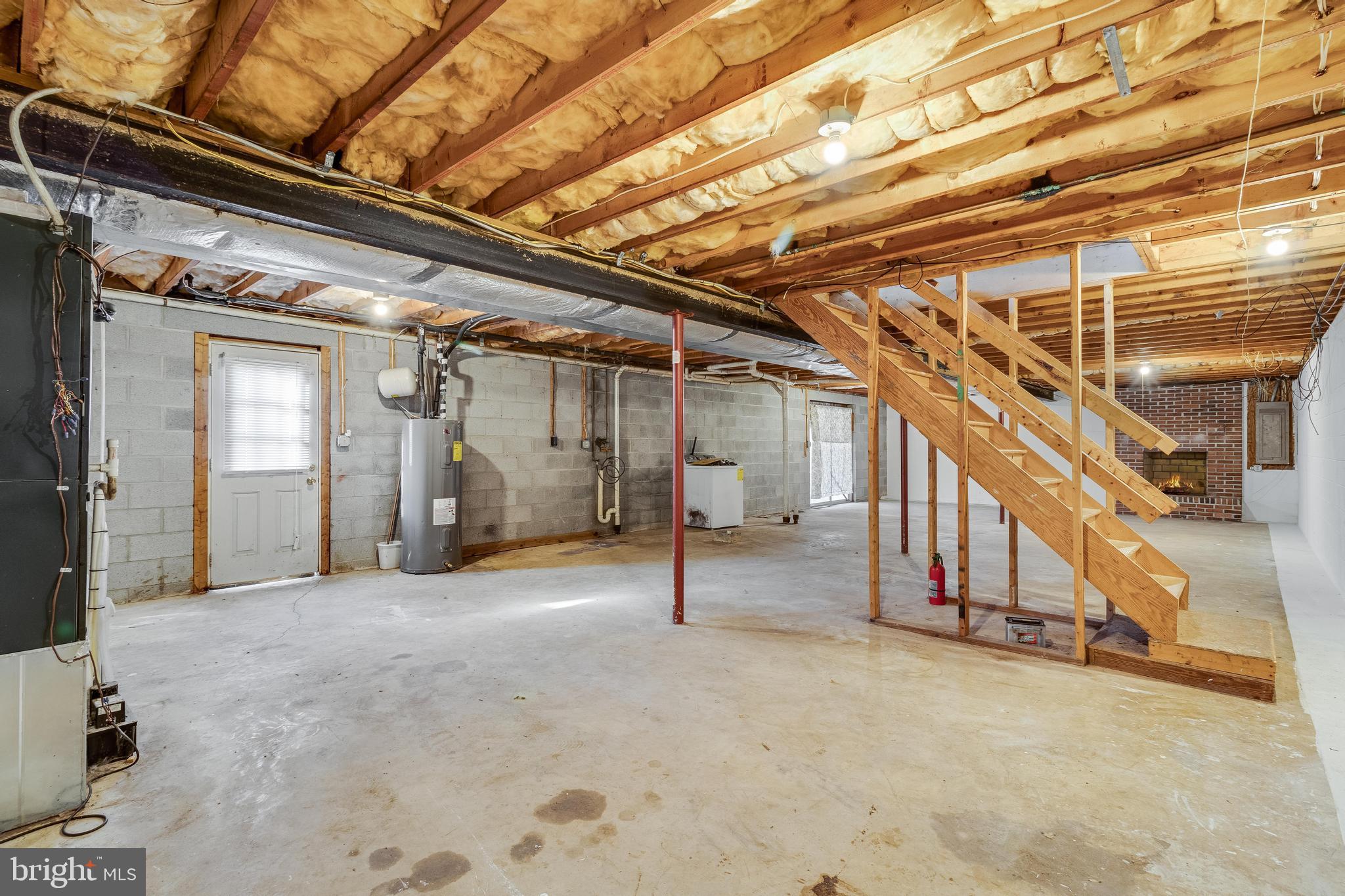 COUNTRY LAKES - Residential