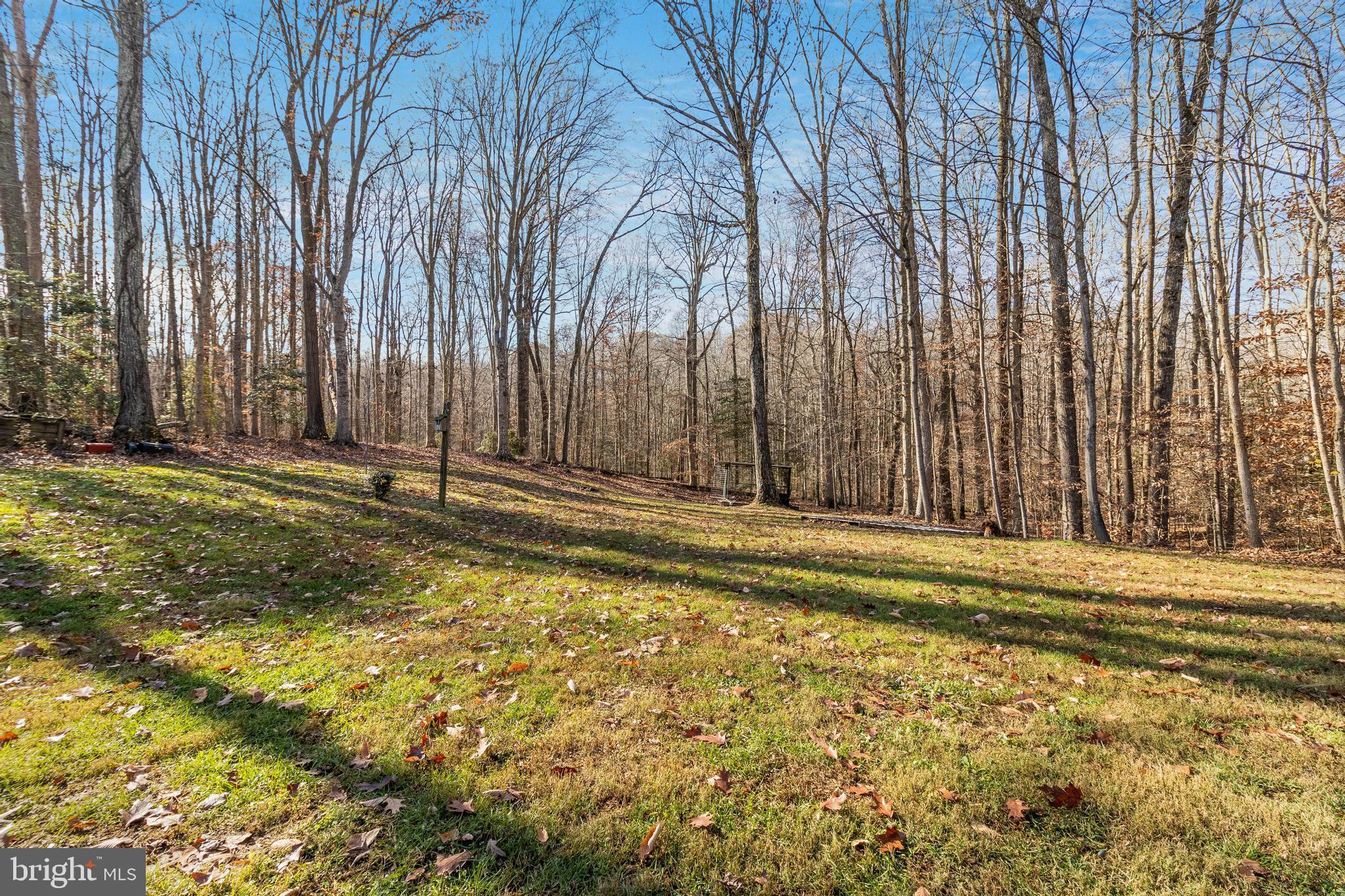 COUNTRY LAKES - Residential