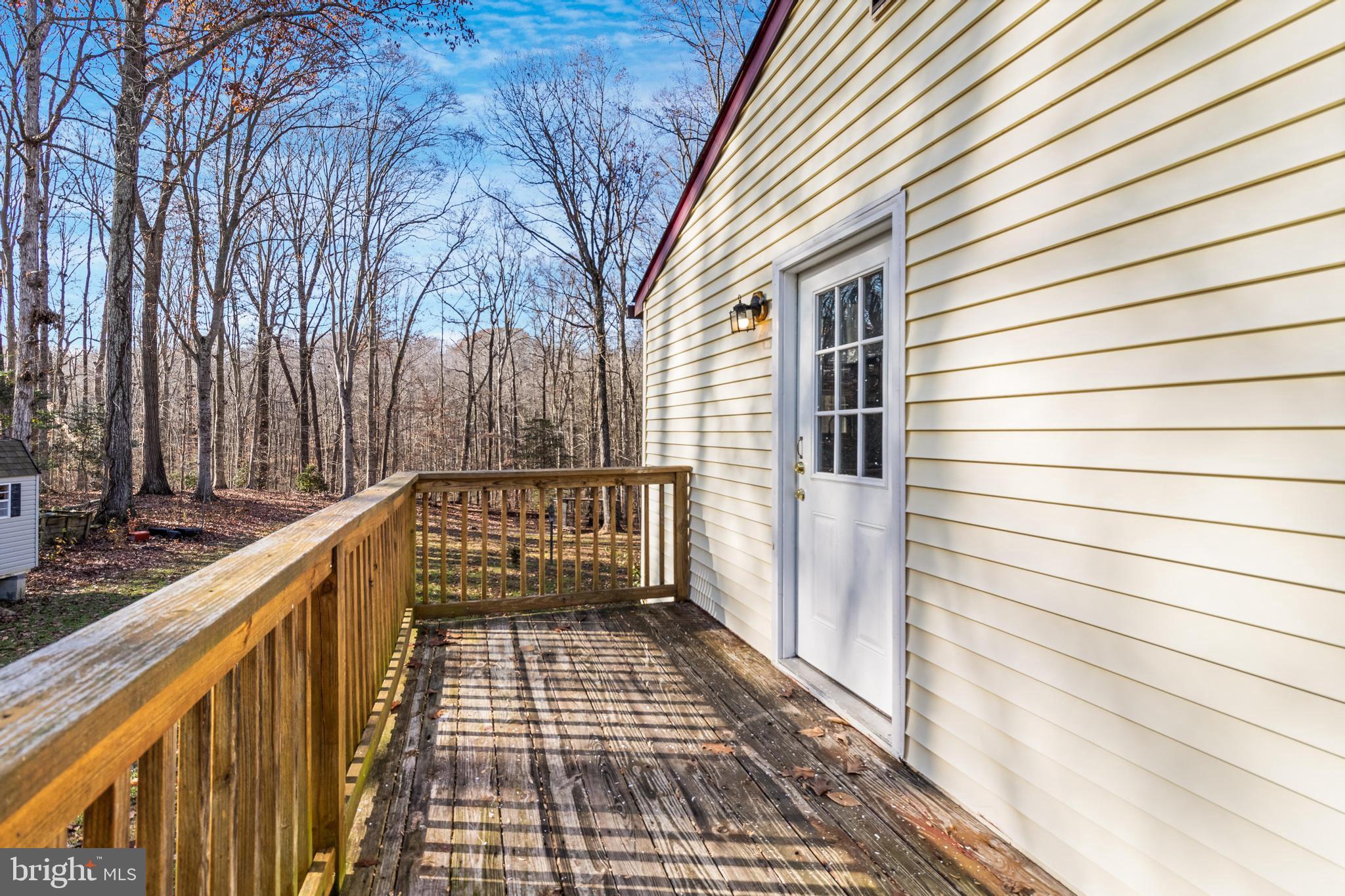 COUNTRY LAKES - Residential