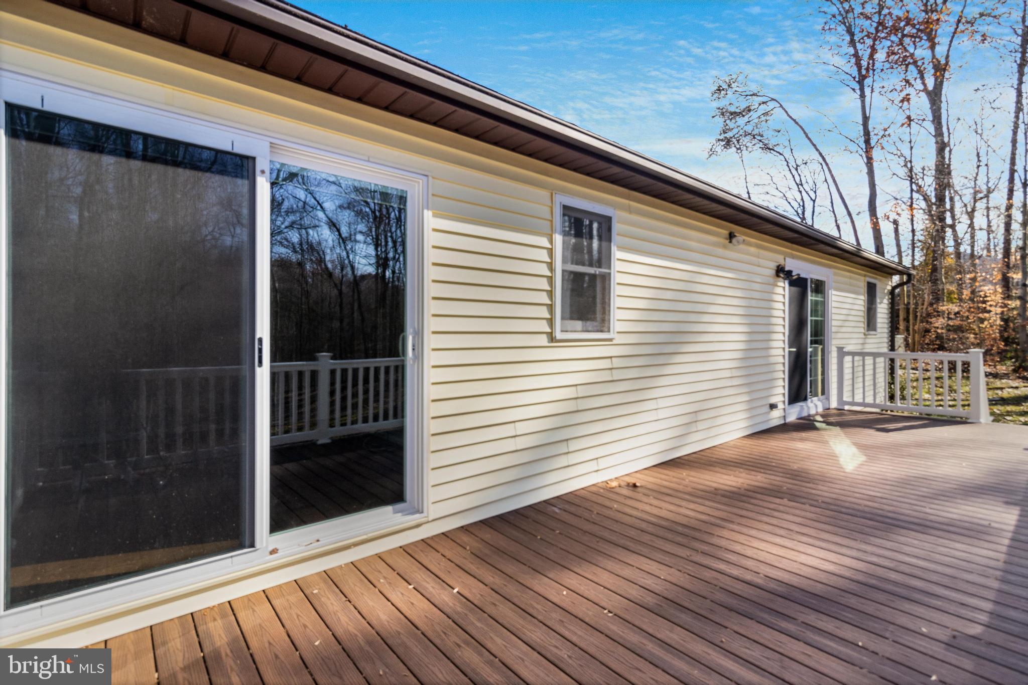 COUNTRY LAKES - Residential