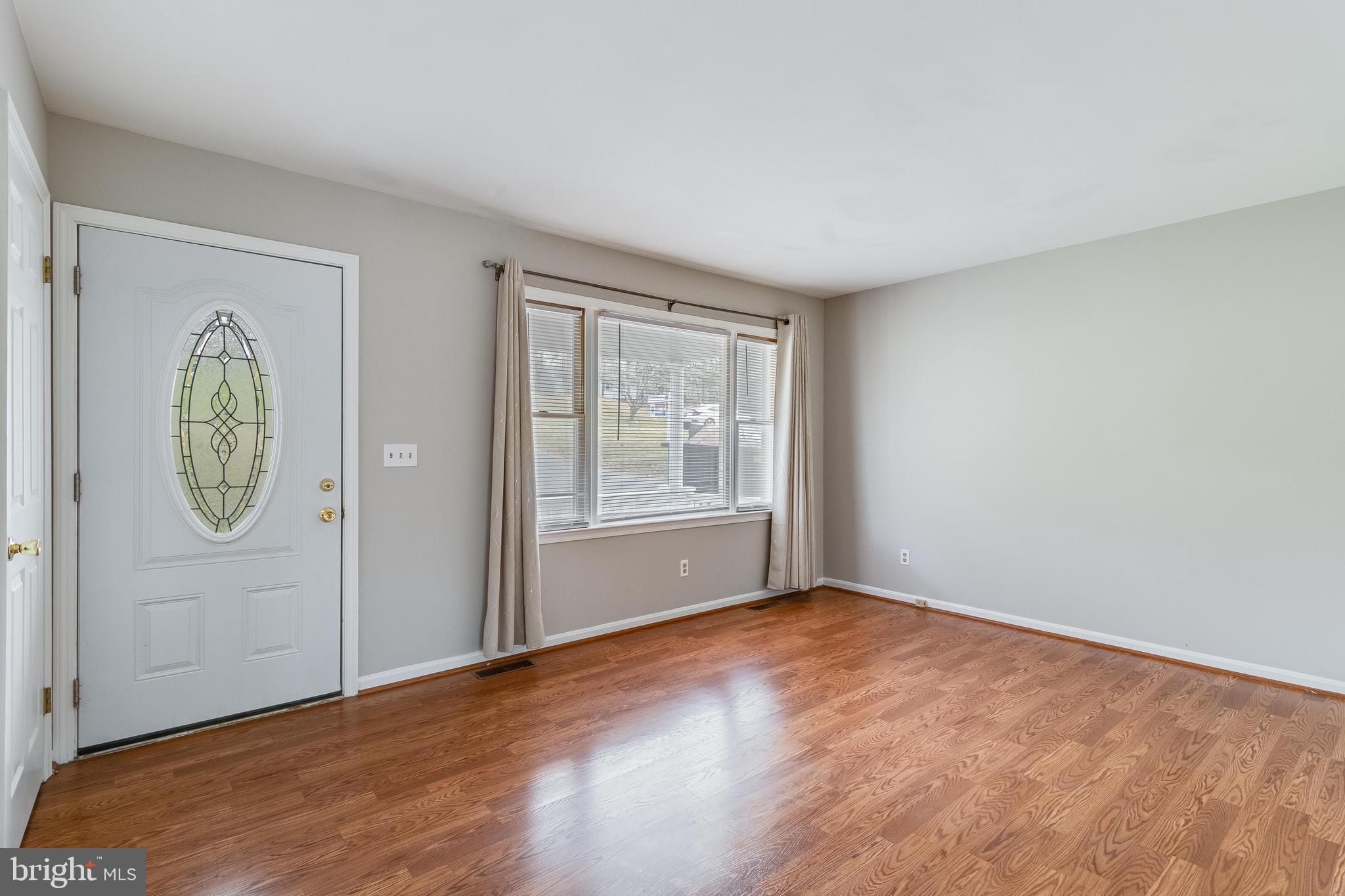 COUNTRY LAKES - Residential