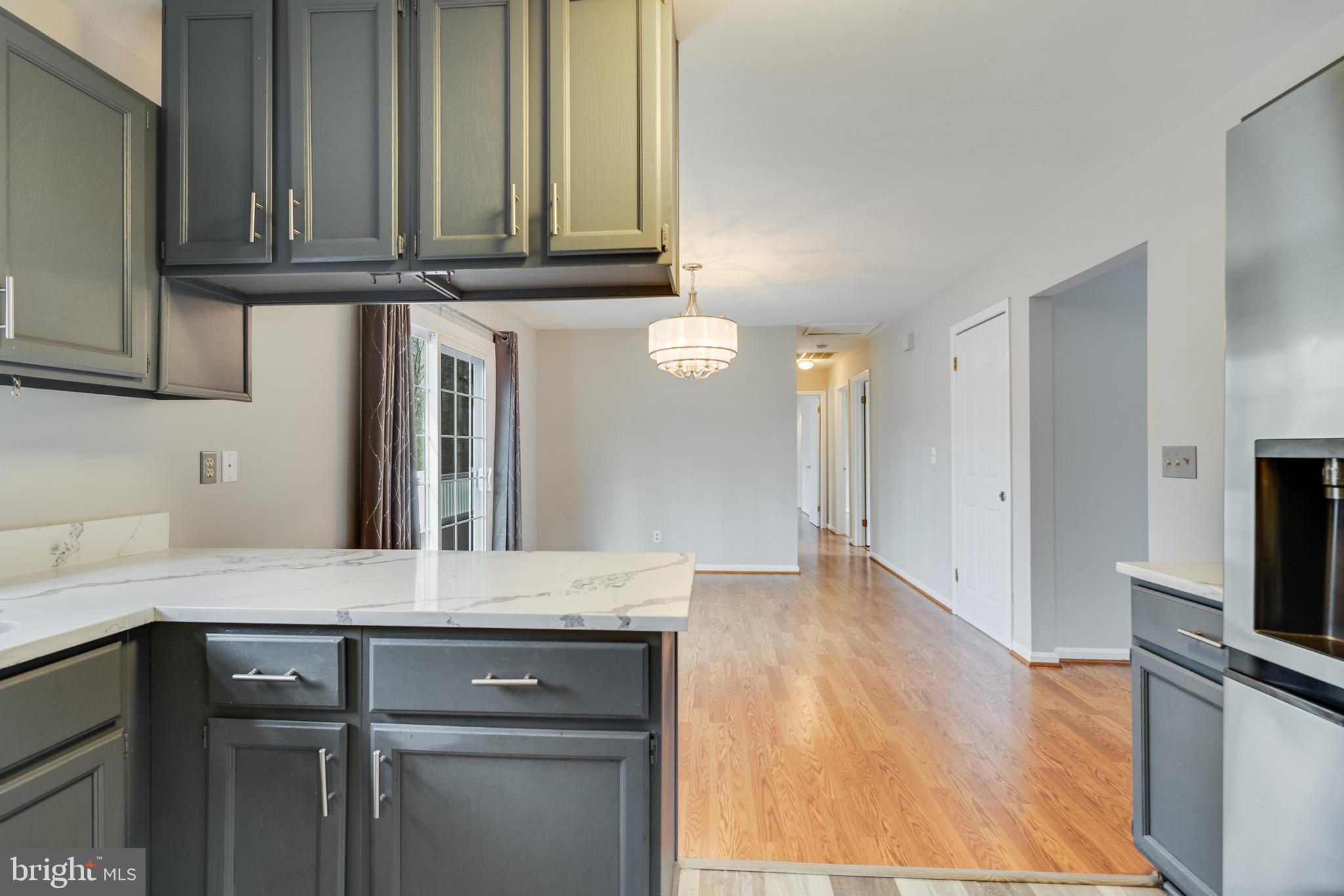 COUNTRY LAKES - Residential