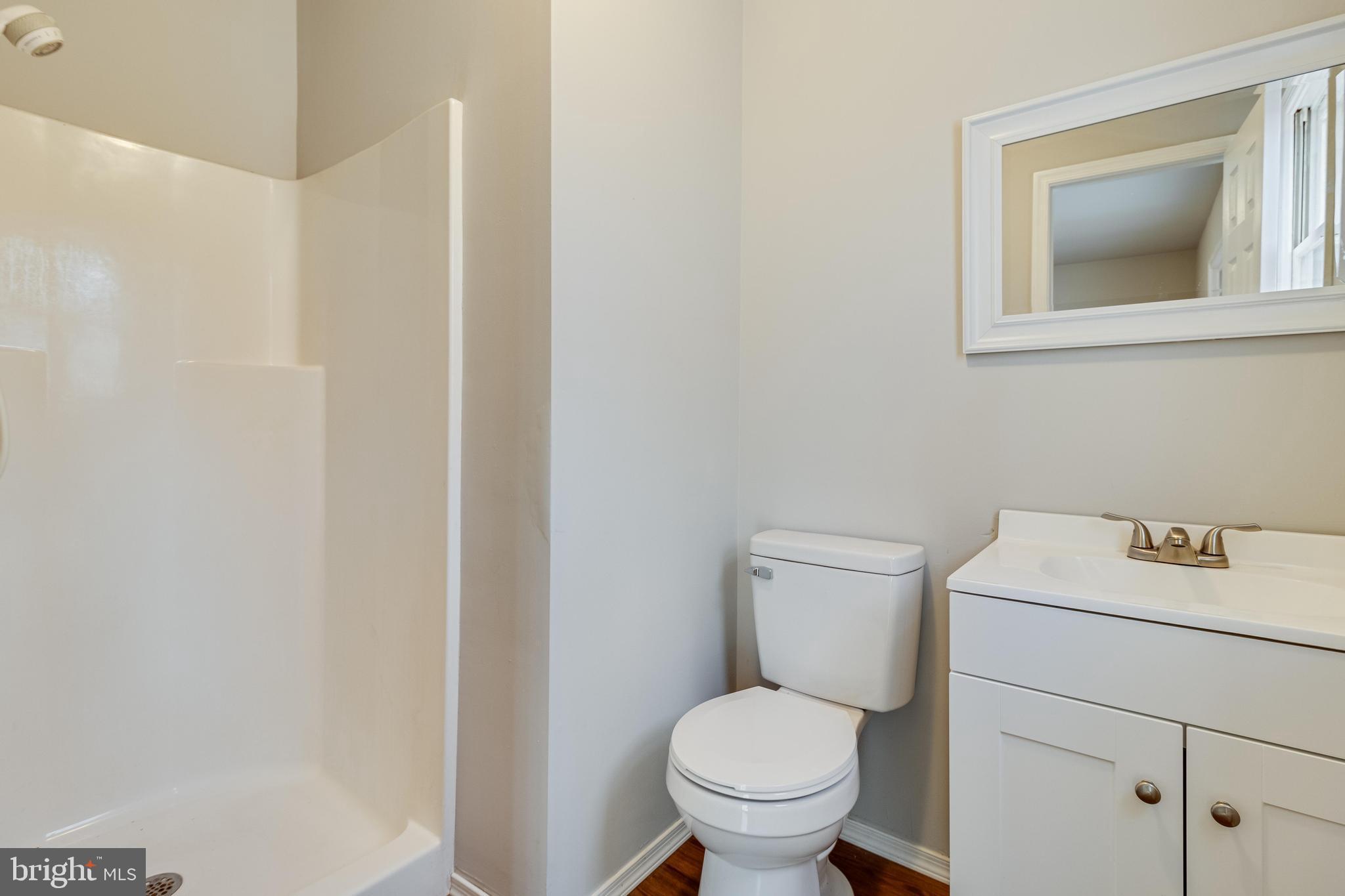 COUNTRY LAKES - Residential