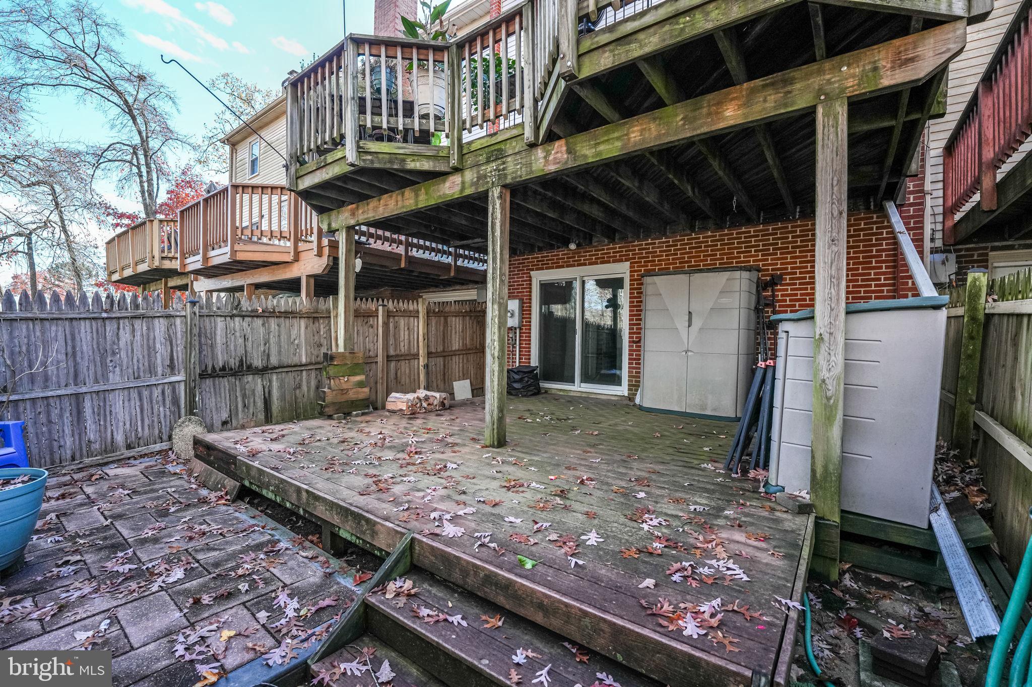 LAKE RIDGE - Residential