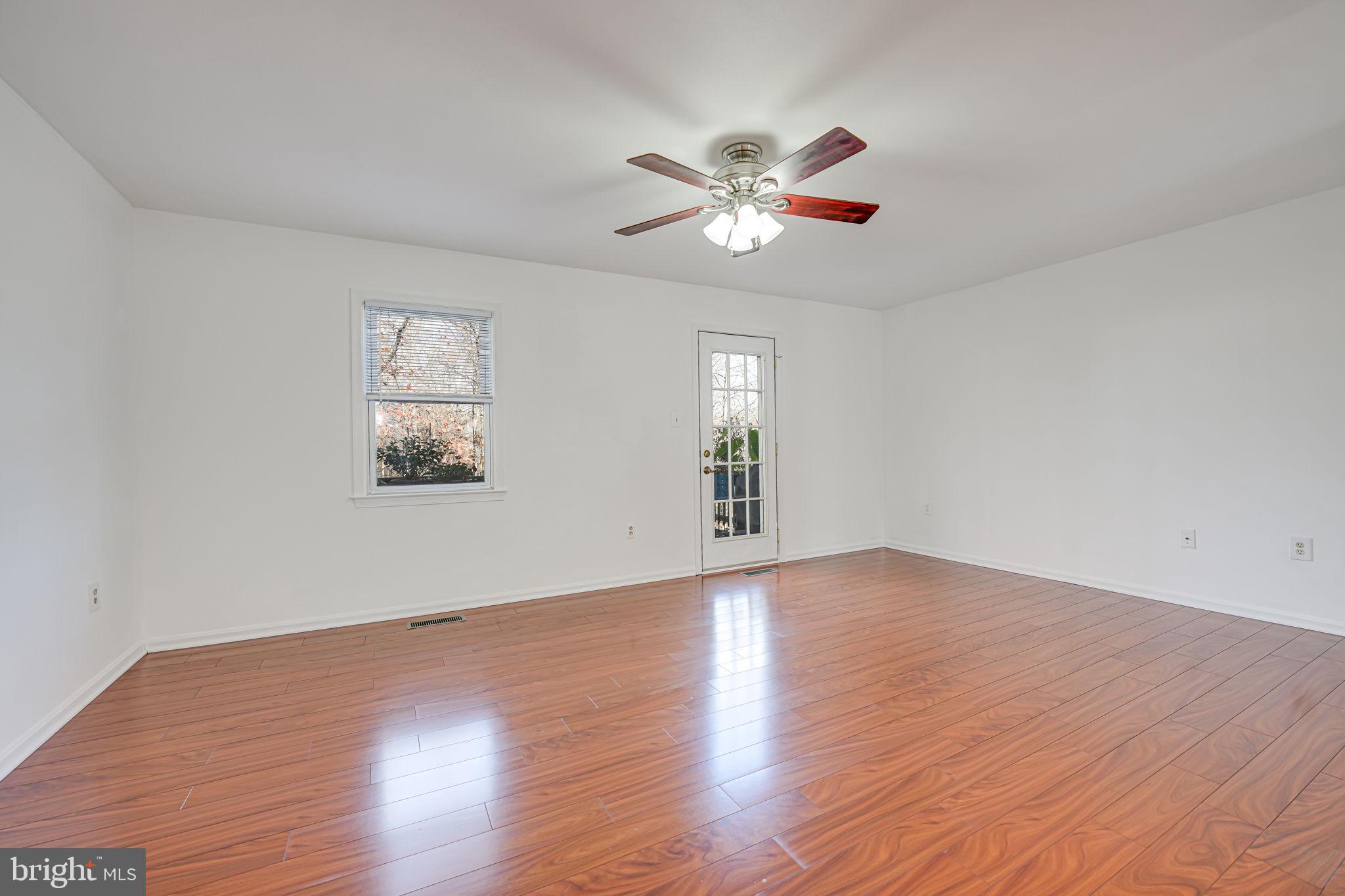 LAKE RIDGE - Residential