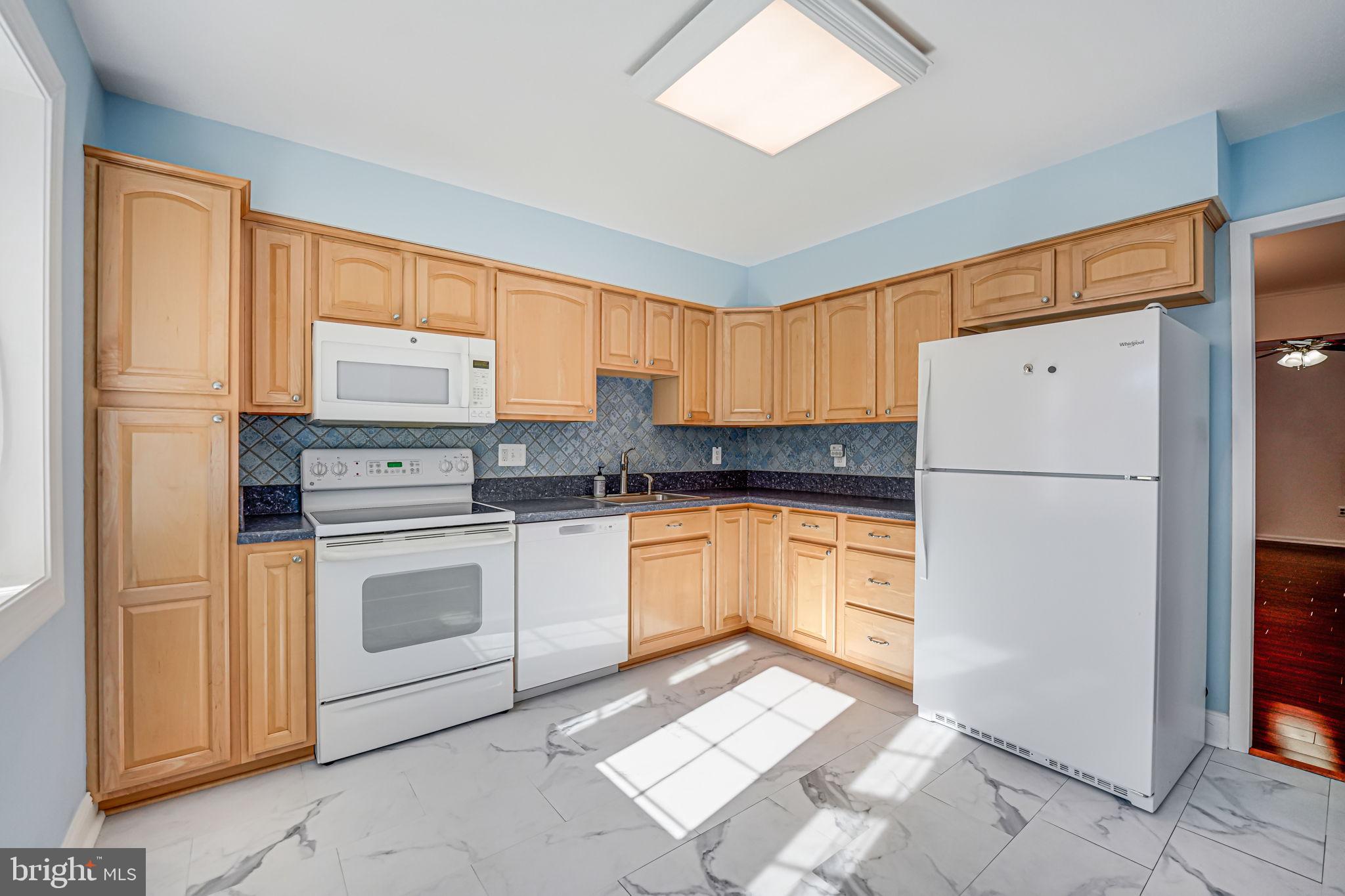 LAKE RIDGE - Residential