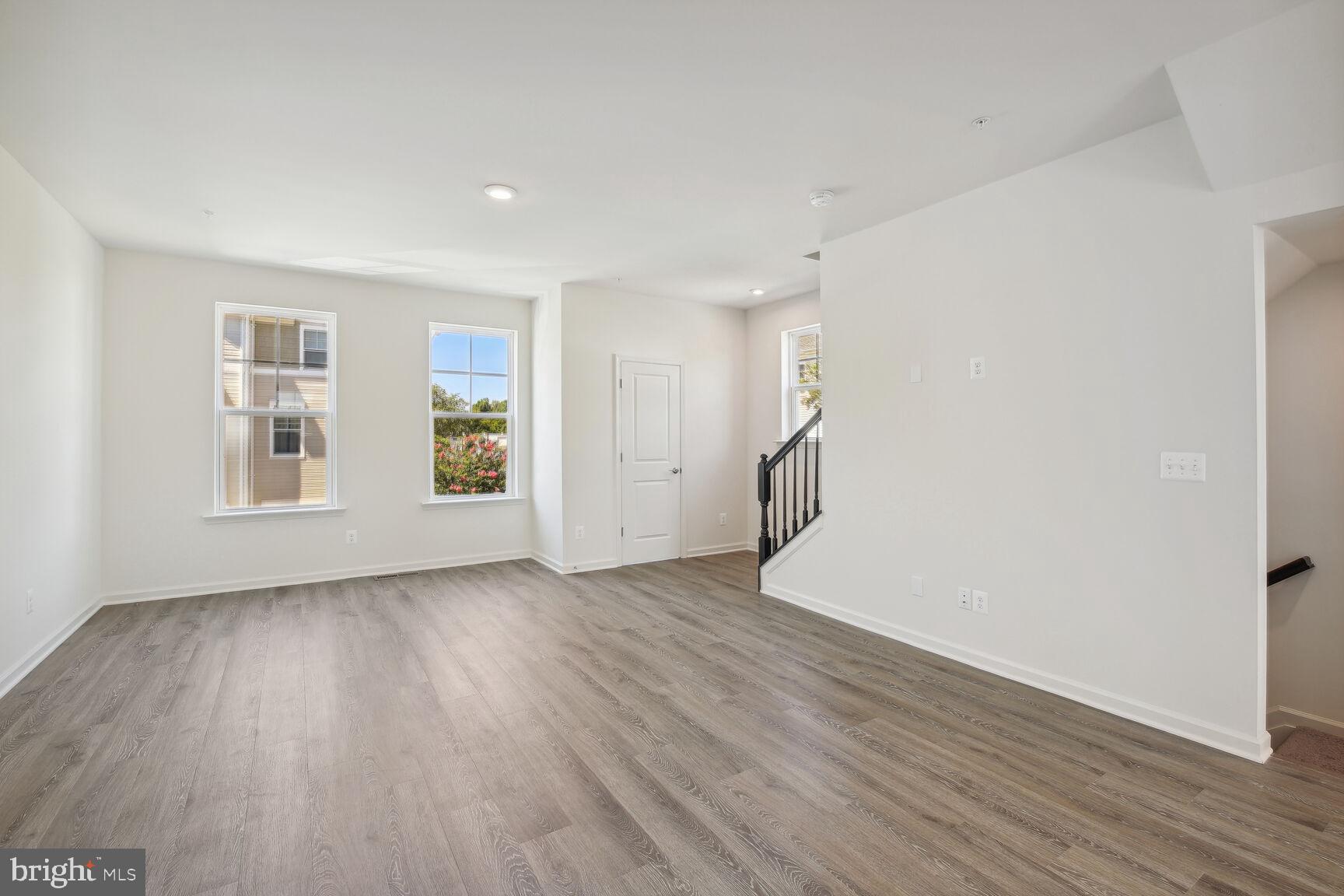 DEEP HARBOUR - Residential