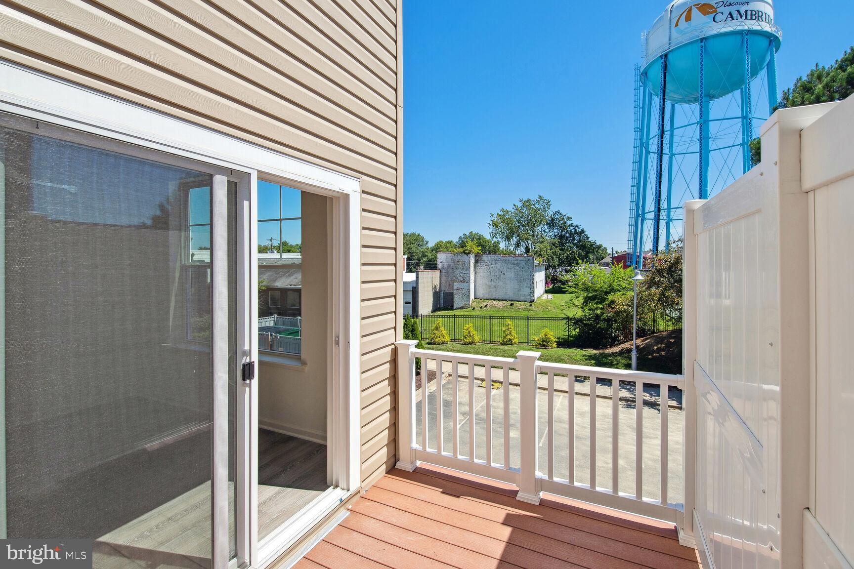 DEEP HARBOUR - Residential