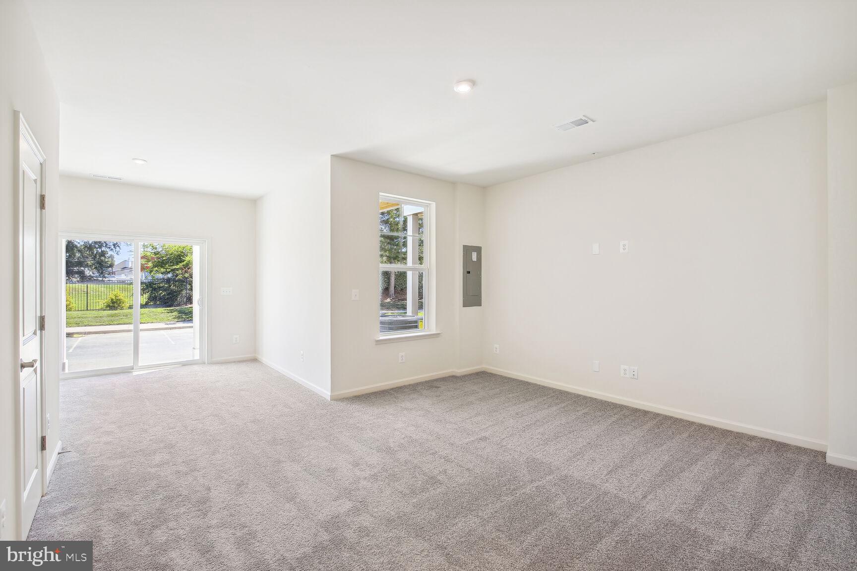 DEEP HARBOUR - Residential