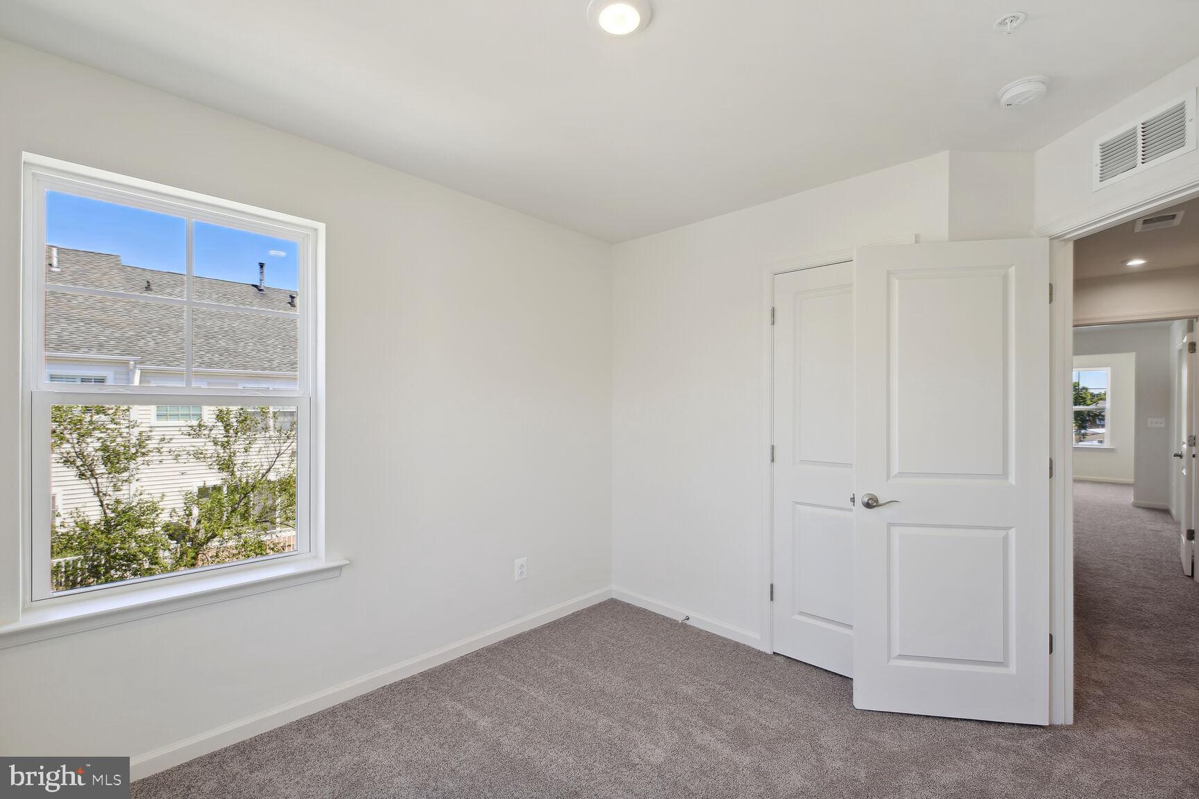 DEEP HARBOUR - Residential