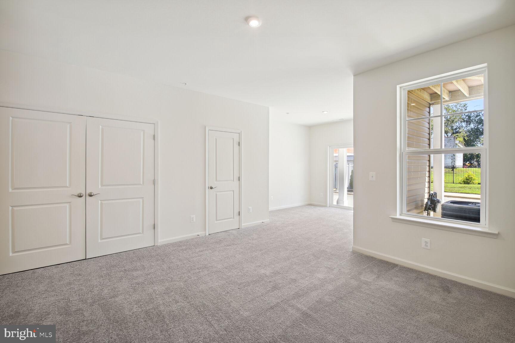 DEEP HARBOUR - Residential