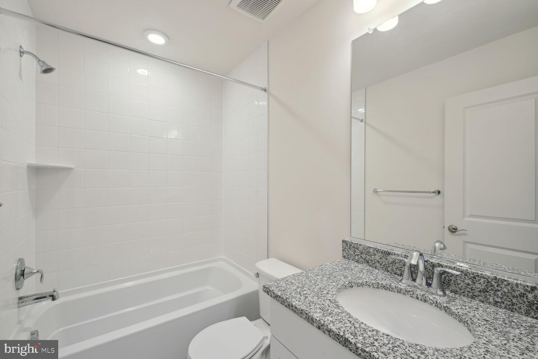 DEEP HARBOUR - Residential