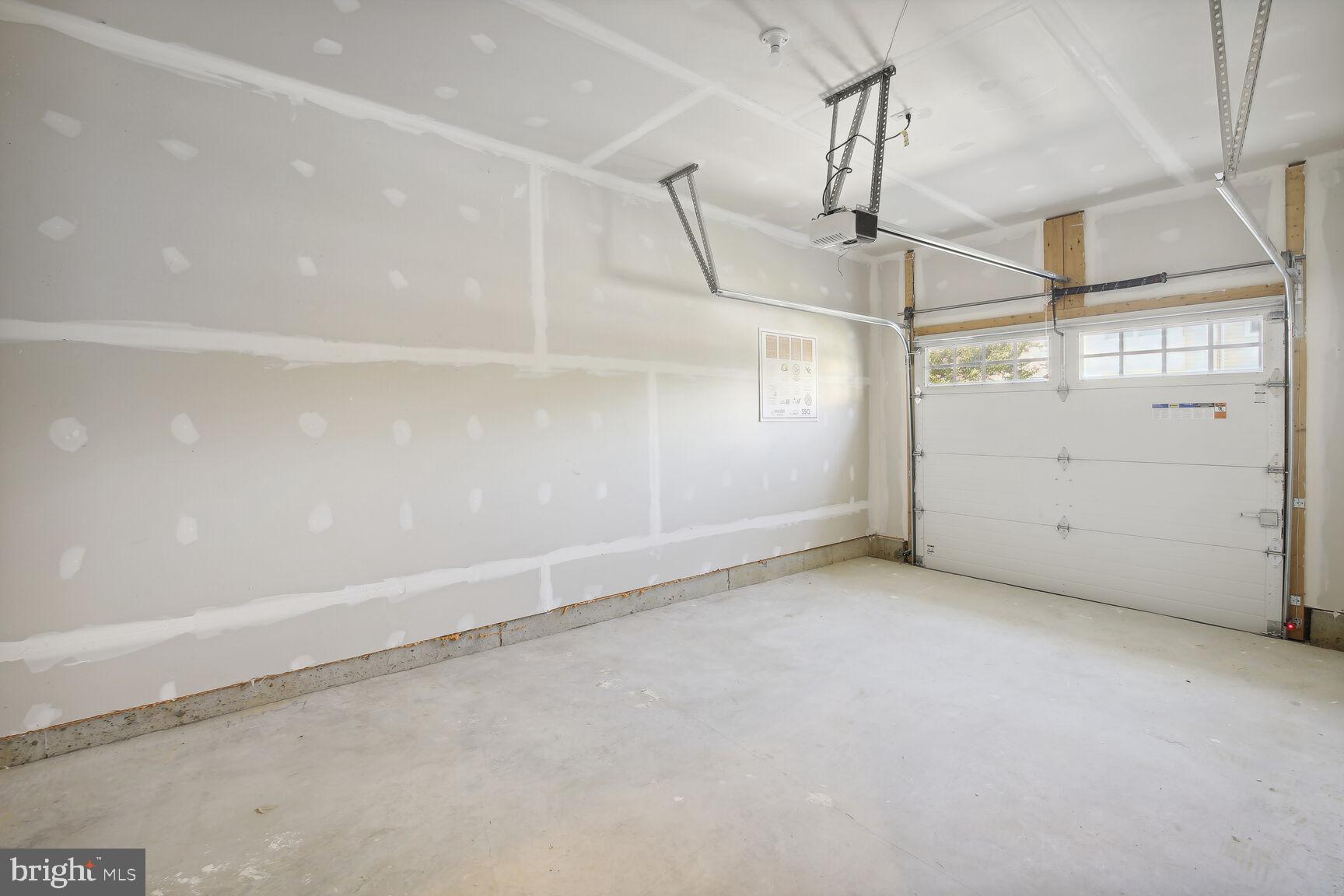 DEEP HARBOUR - Residential