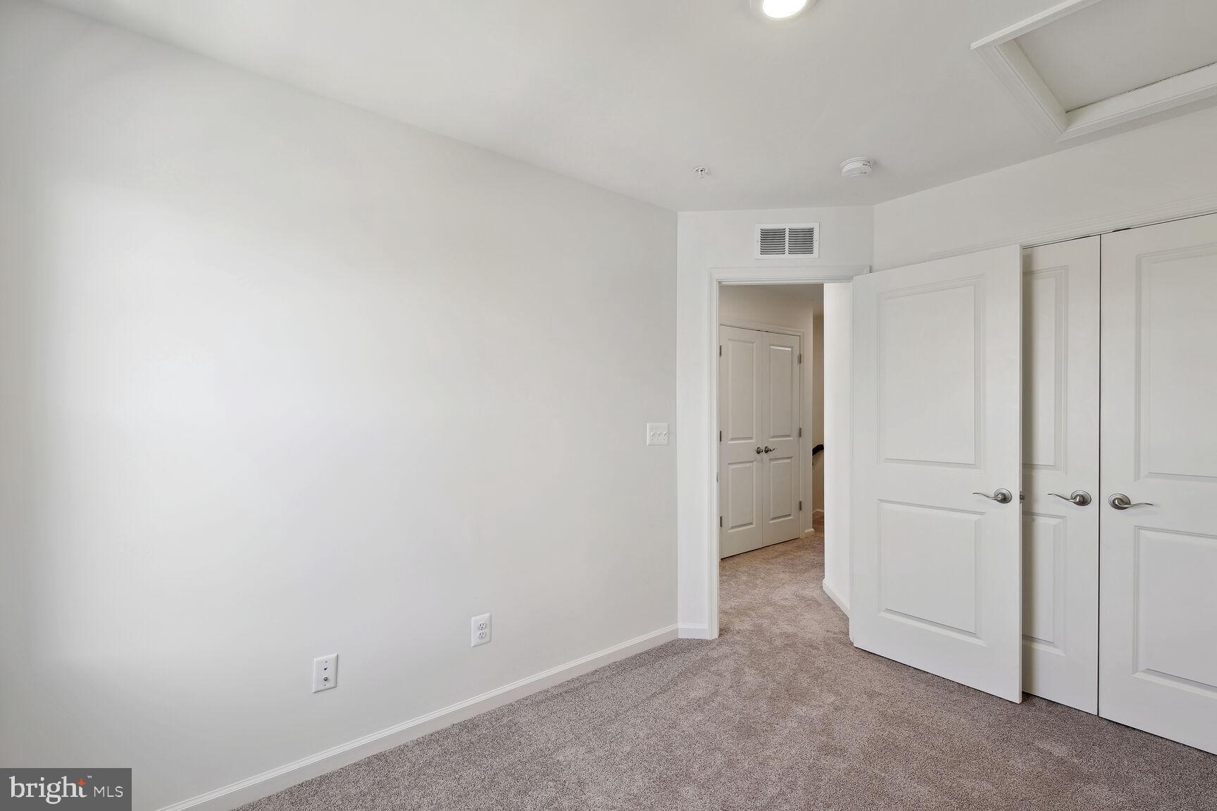 DEEP HARBOUR - Residential