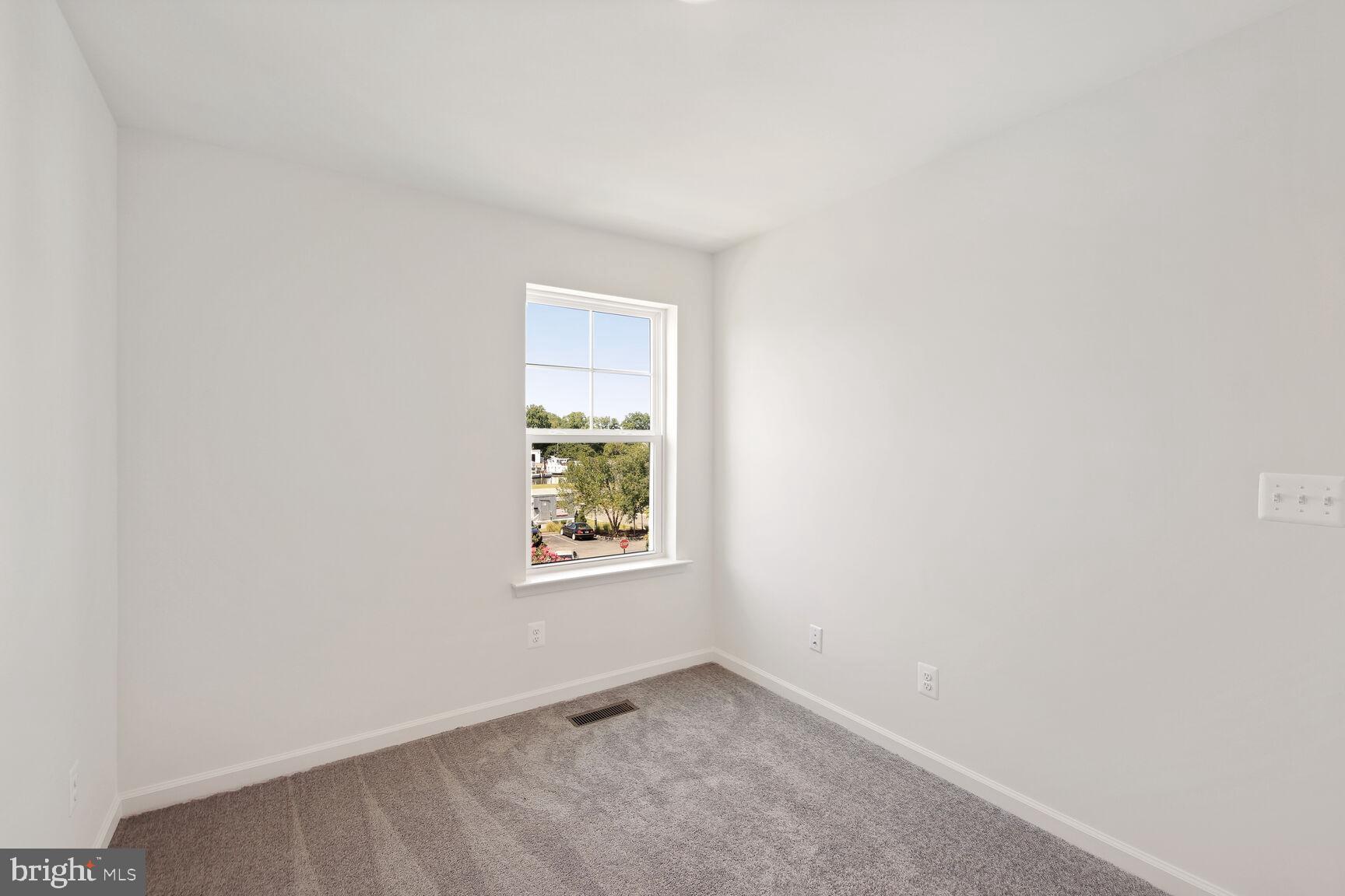 DEEP HARBOUR - Residential