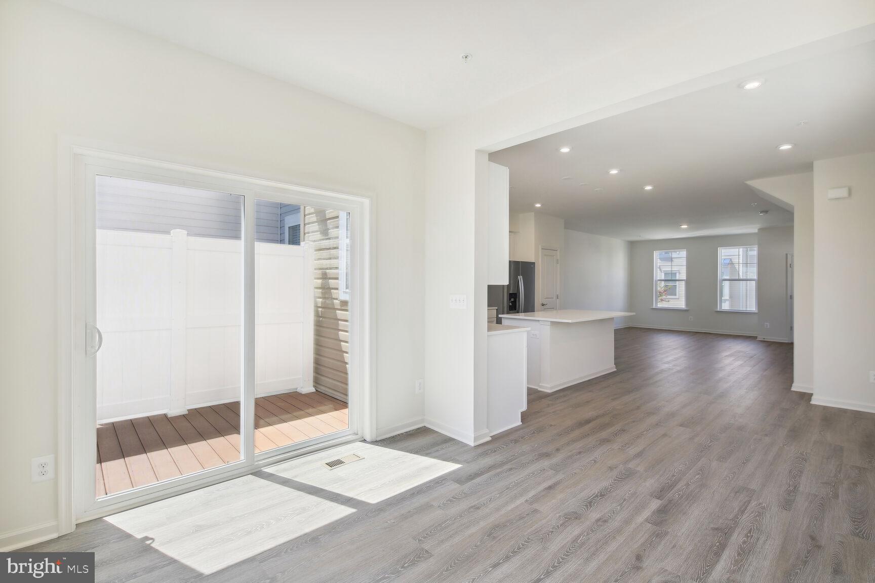 DEEP HARBOUR - Residential